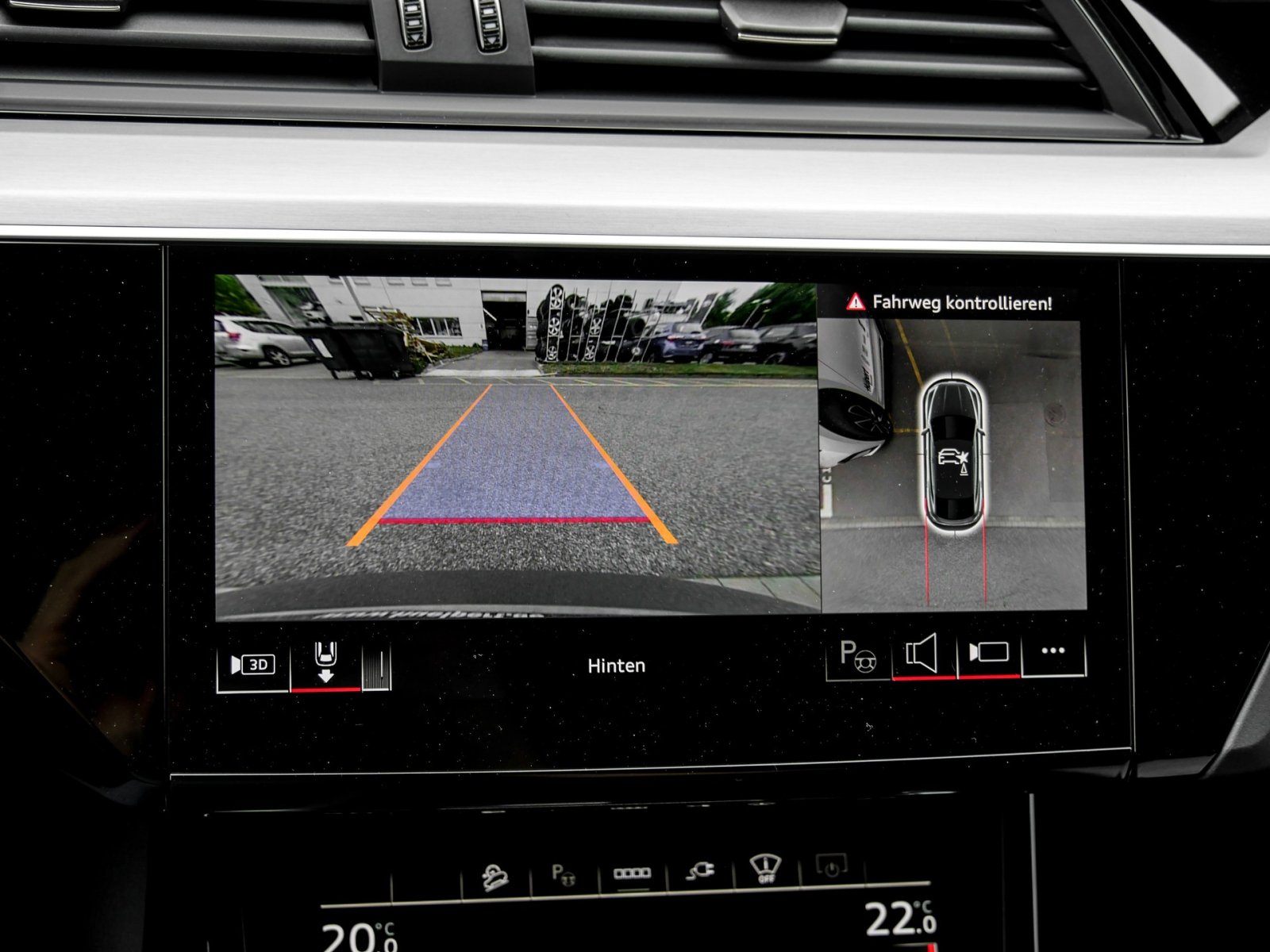 Audi Q8 e-tron Sportback 55 quattro S LINE AHK LM20