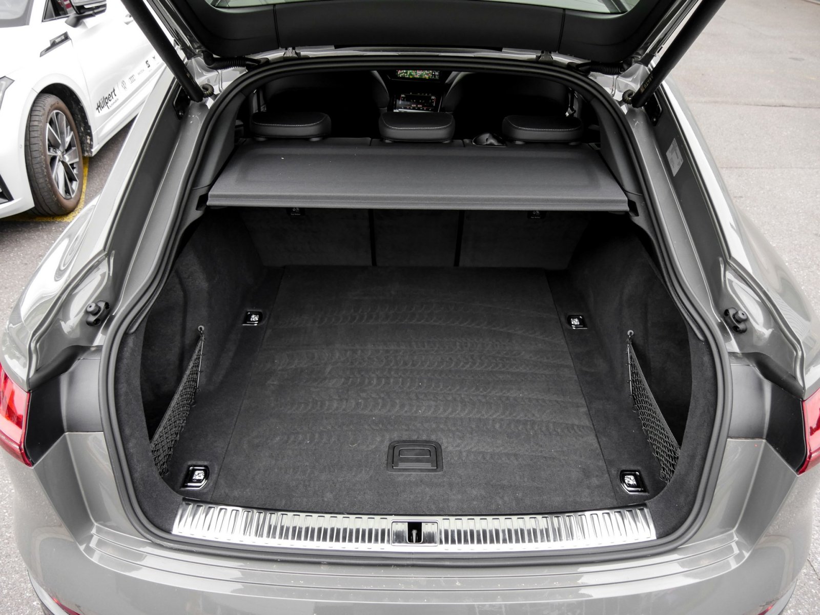 Audi Q8 e-tron Sportback 55 quattro S LINE AHK LM20