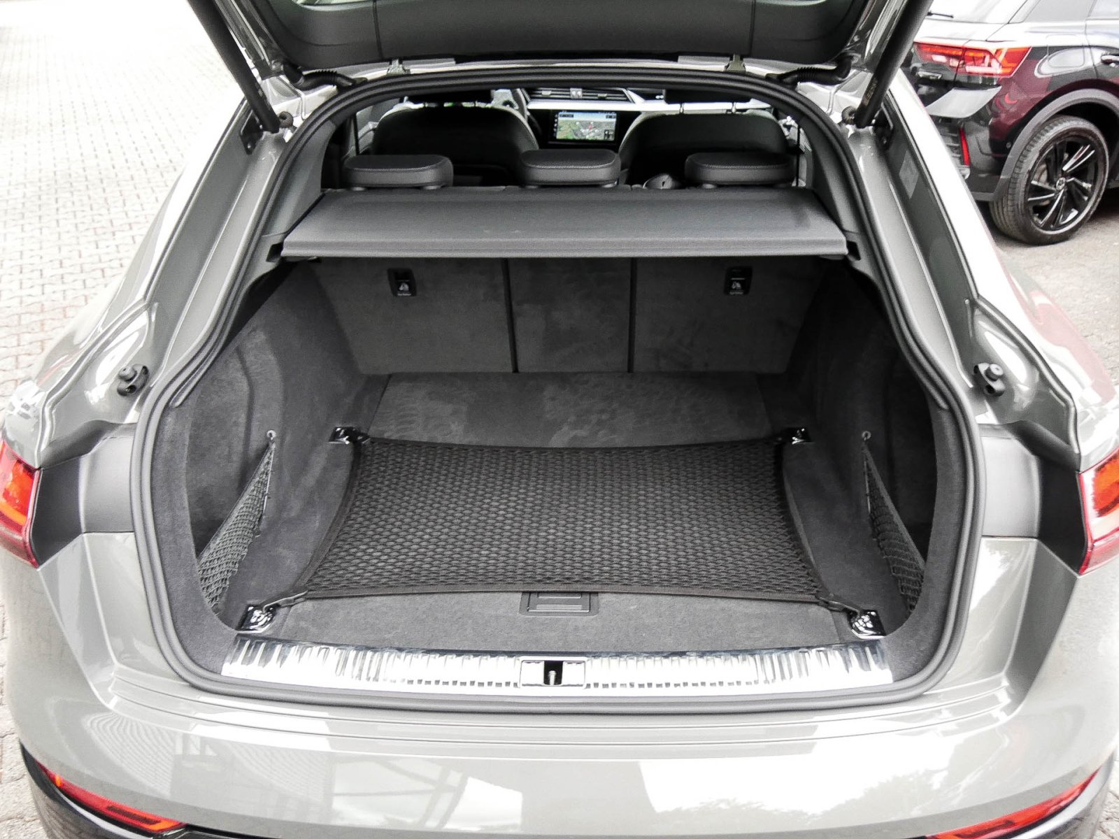 Audi Q8 e-tron Sportback 55 quattro S LINE AHK LM20