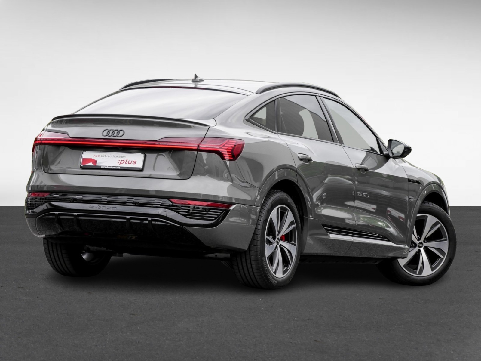 Audi Q8 e-tron Sportback 55 quattro S LINE AHK LM20