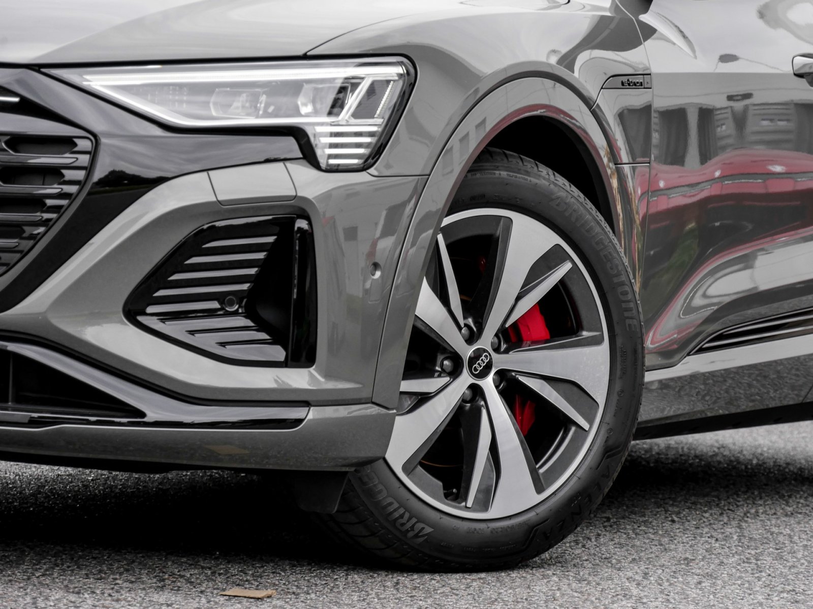 Audi Q8 e-tron Sportback 55 quattro S LINE AHK LM20