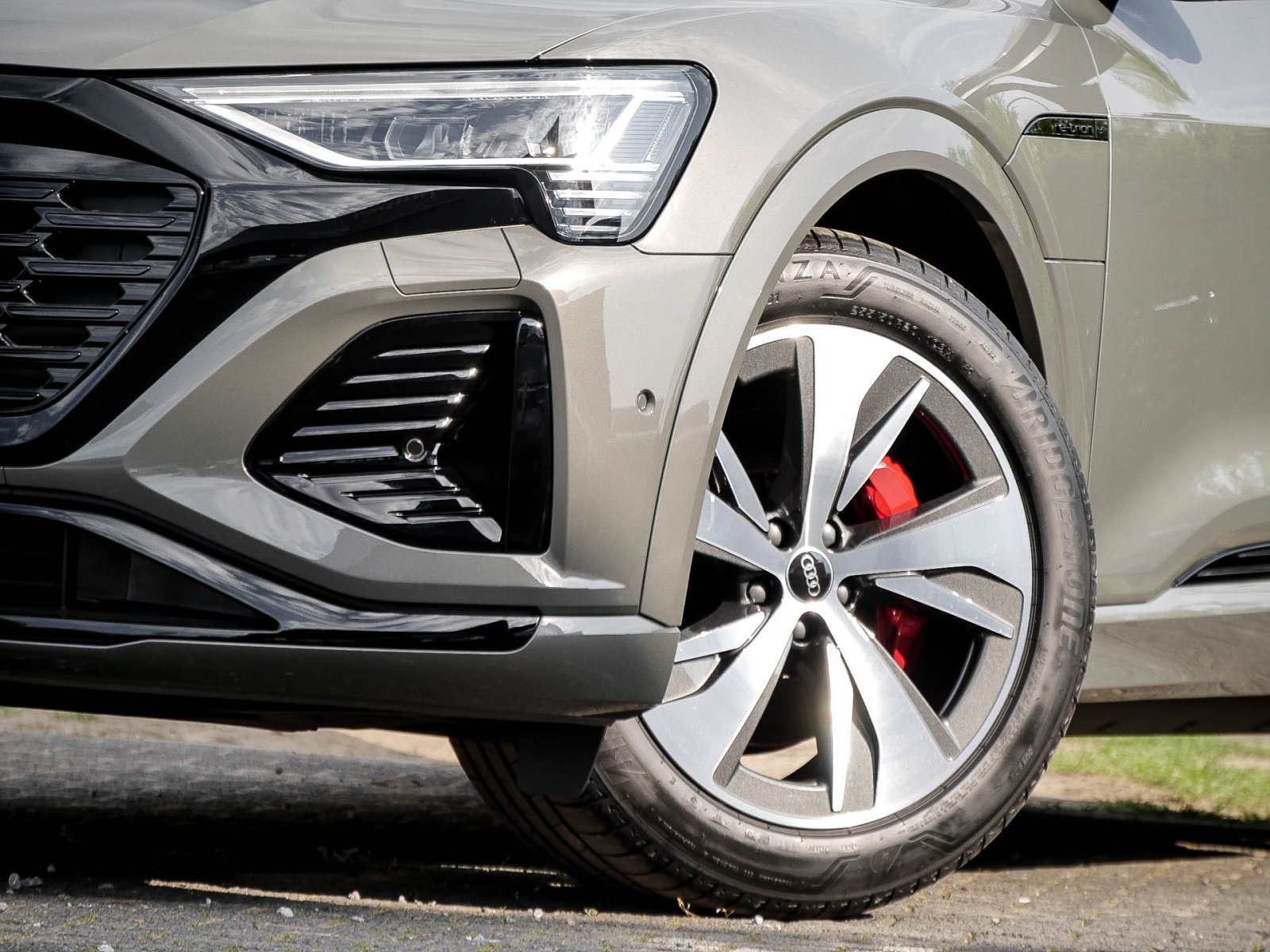 Audi Q8 e-tron Sportback 55 quattro S LINE AHK LM20