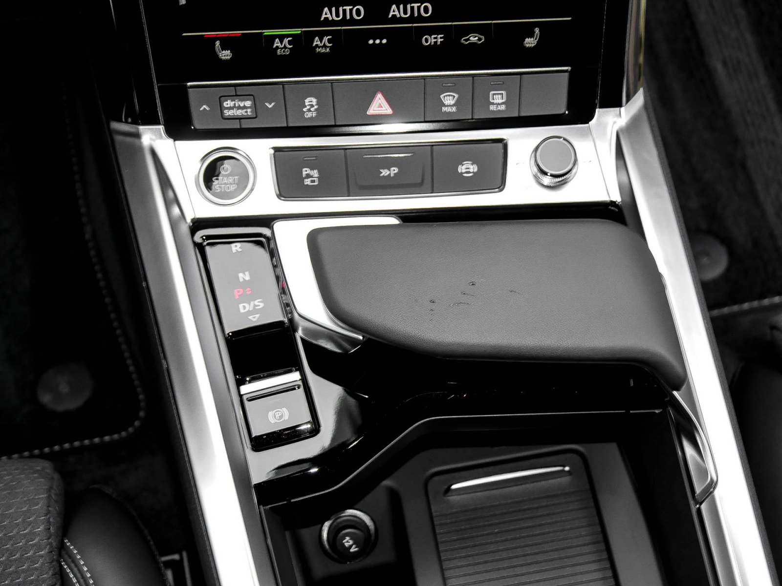 Audi Q8 e-tron Sportback 55 quattro S LINE AHK LM20