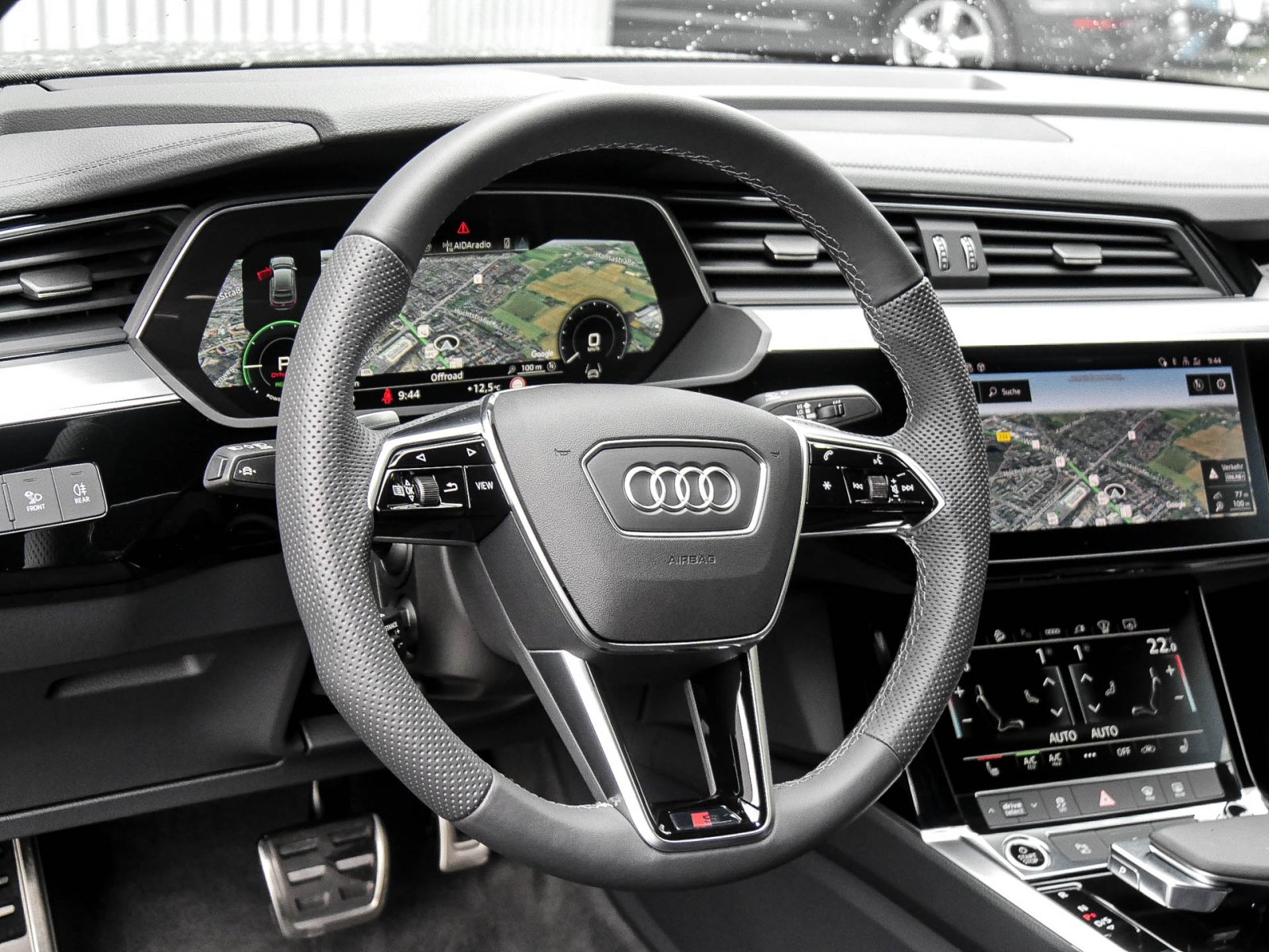 Audi Q8 e-tron Sportback 55 quattro S LINE AHK LM20