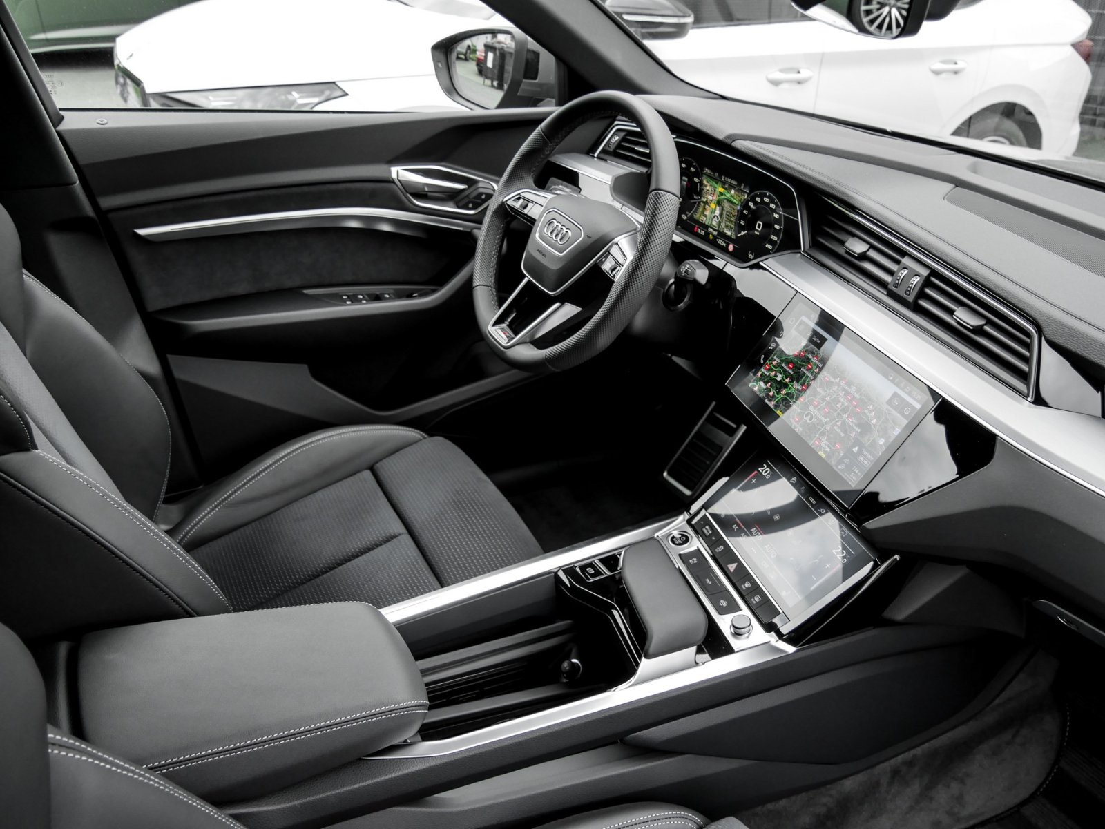 Audi Q8 e-tron Sportback 55 quattro S LINE AHK LM20
