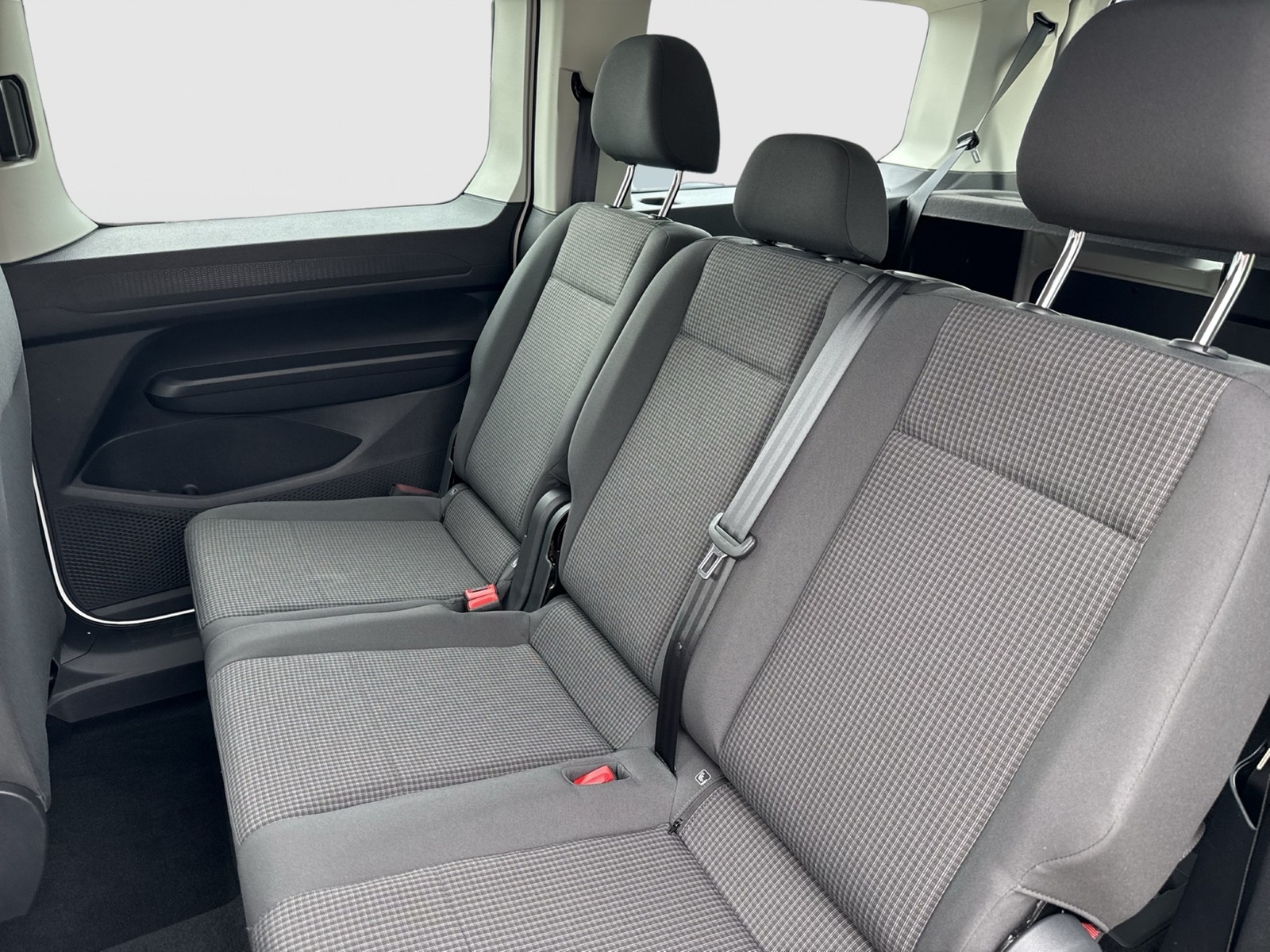 Volkswagen Caddy Maxi 1.5 APP-CONNECT ALLWETTERREIFEN