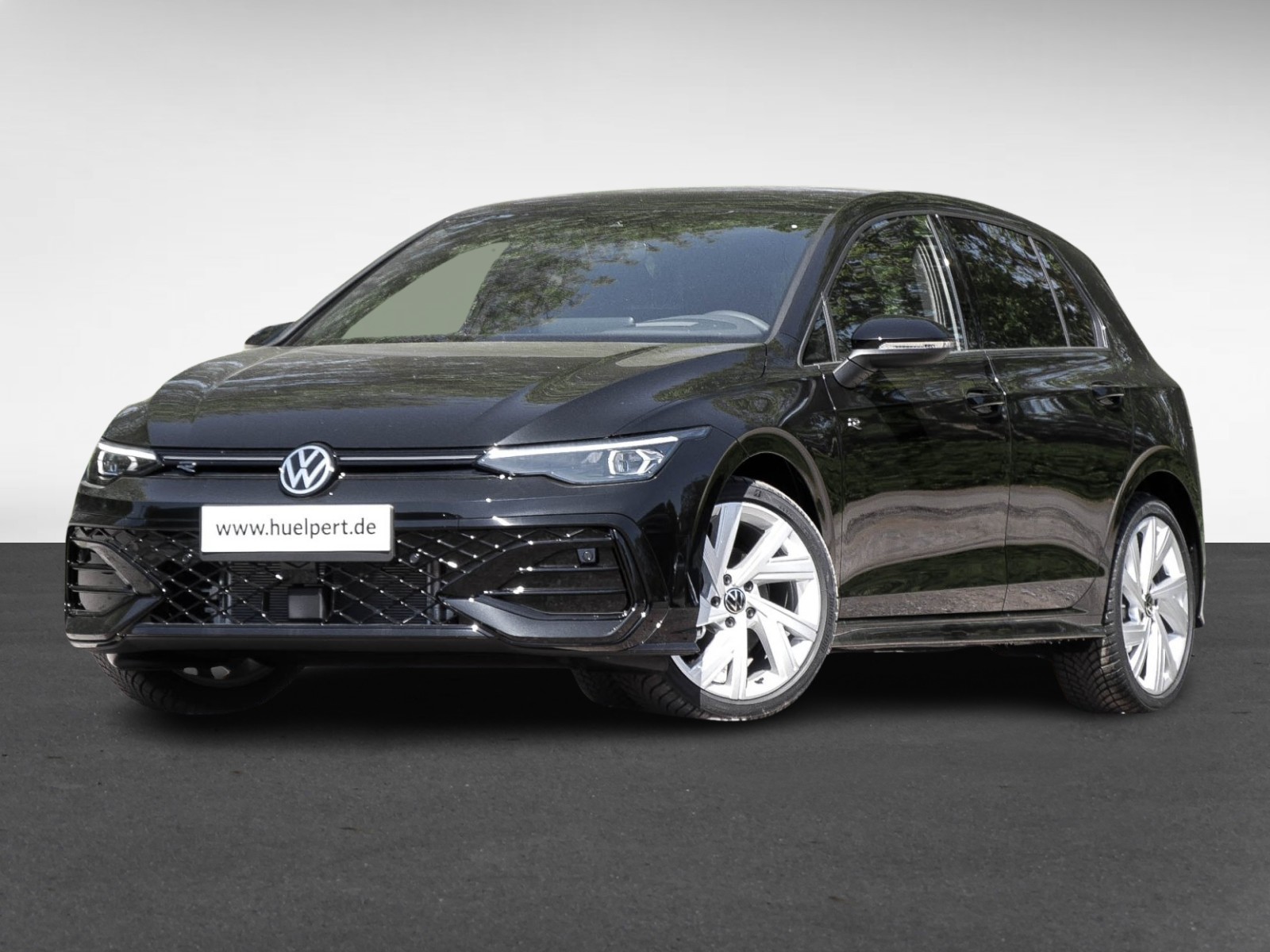 Volkswagen Golf VIII 1.5 eTSI R-LINE FACELIFT CAM ACC LM18