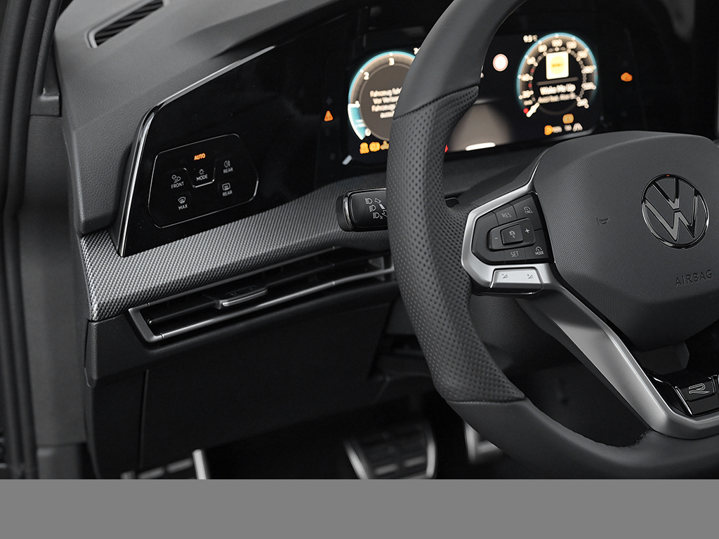 Volkswagen Golf Variant VIII 2.0 R-LINE BLACKSTYLE PANO CAM