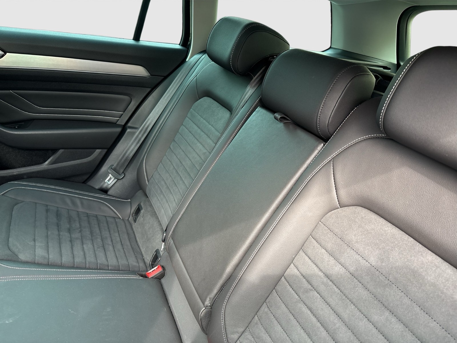 Volkswagen Passat Variant 2.0 ELEGANCE AHK KAMERA ACC MATRIX