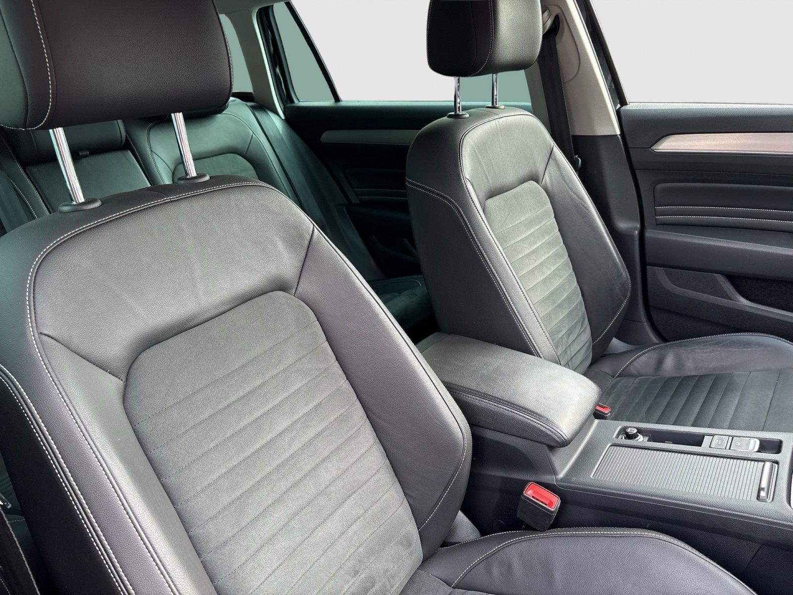 Volkswagen Passat Variant 2.0 ELEGANCE AHK KAMERA ACC MATRIX
