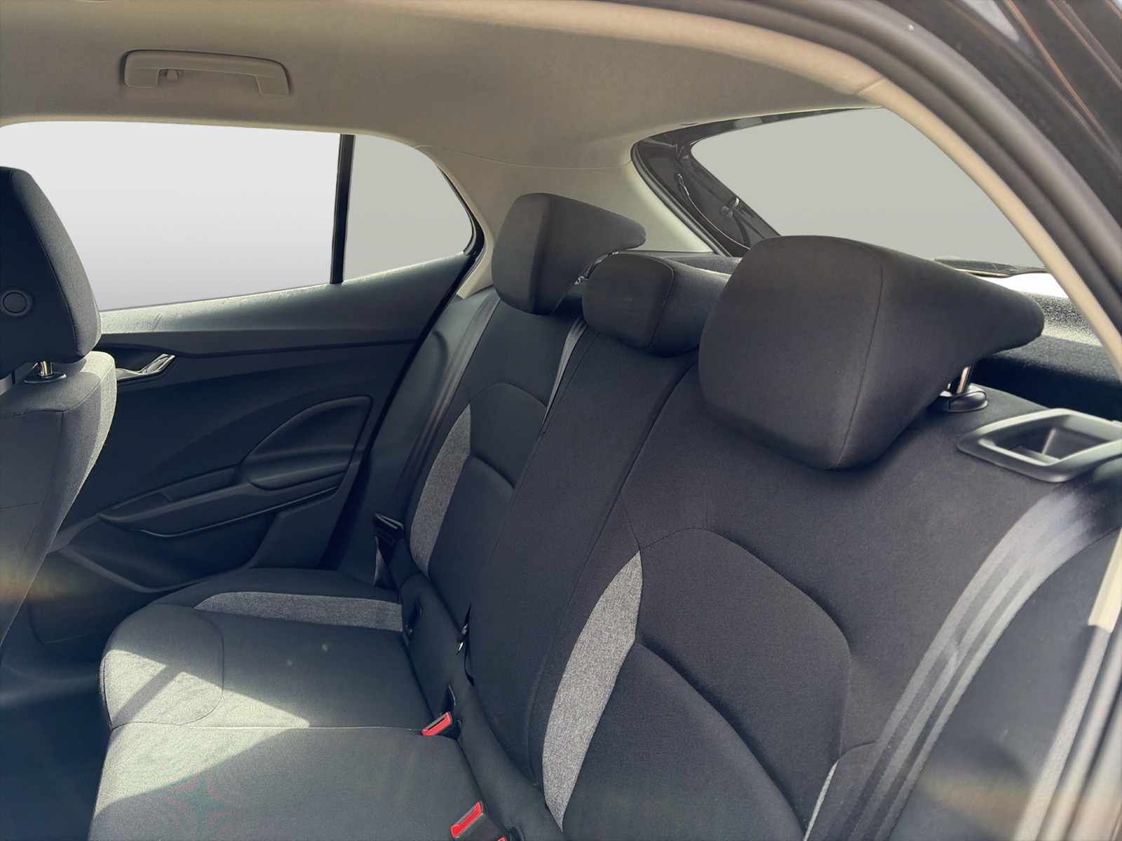 Skoda Fabia Essence 1,0TSI KLIMAANLGE PARKSENSOREN