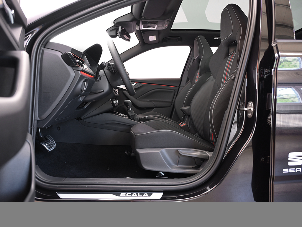 Skoda Scala 1.5 MONTE CARLO PANO CAM MATRIX NAVI LM17