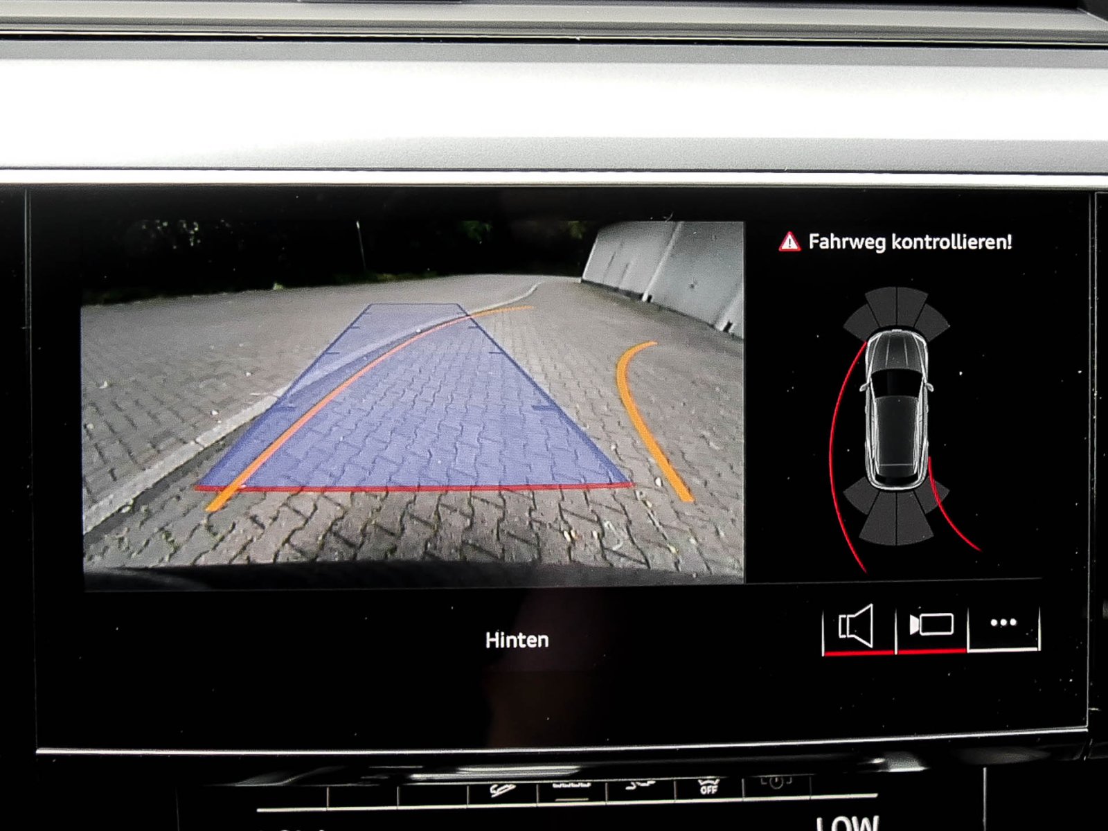 Audi Q8 e-tron 50 quattro advanced AHK CAM ACC LM20