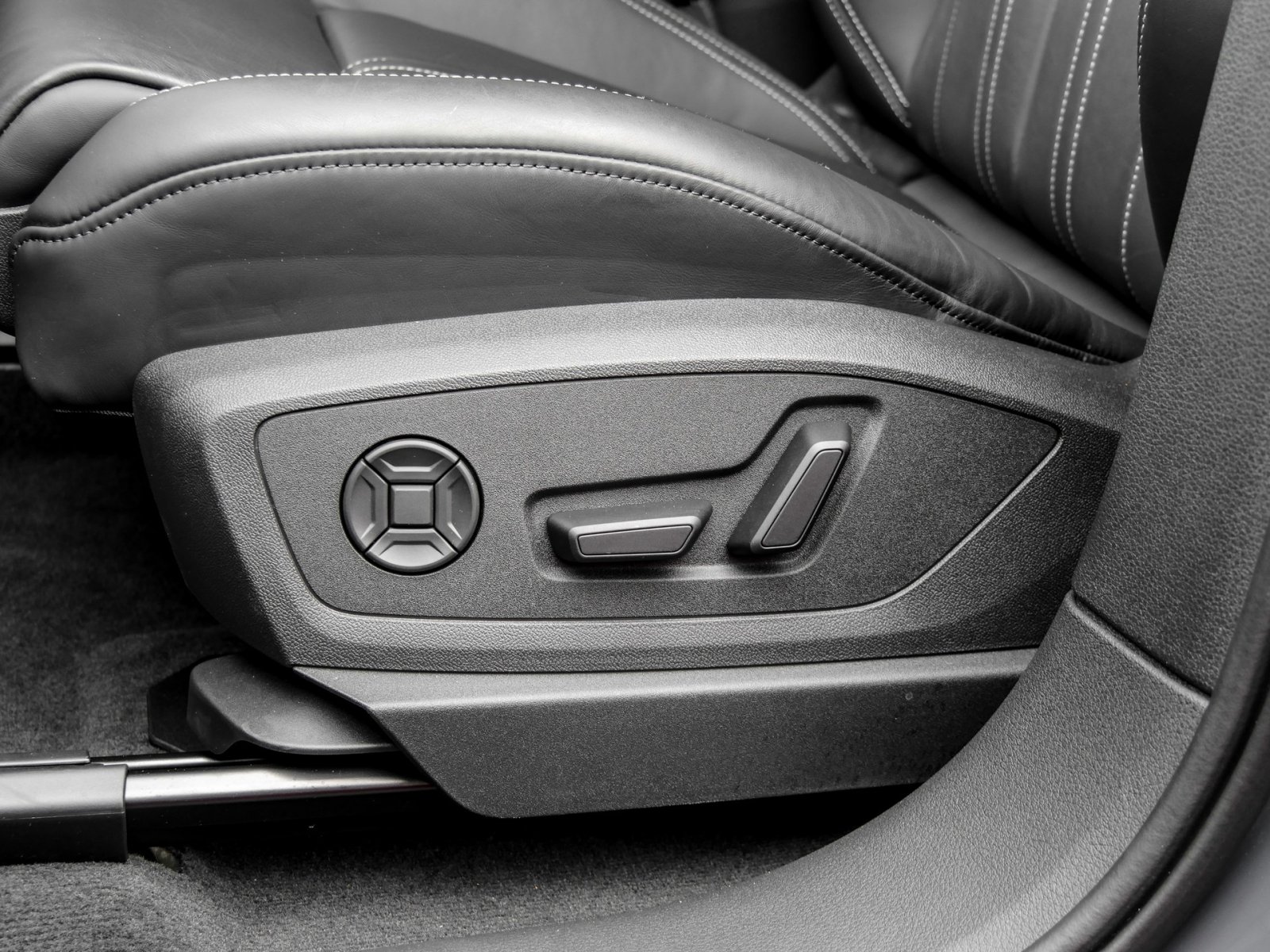 Audi Q8 e-tron 50 quattro advanced AHK CAM ACC LM20