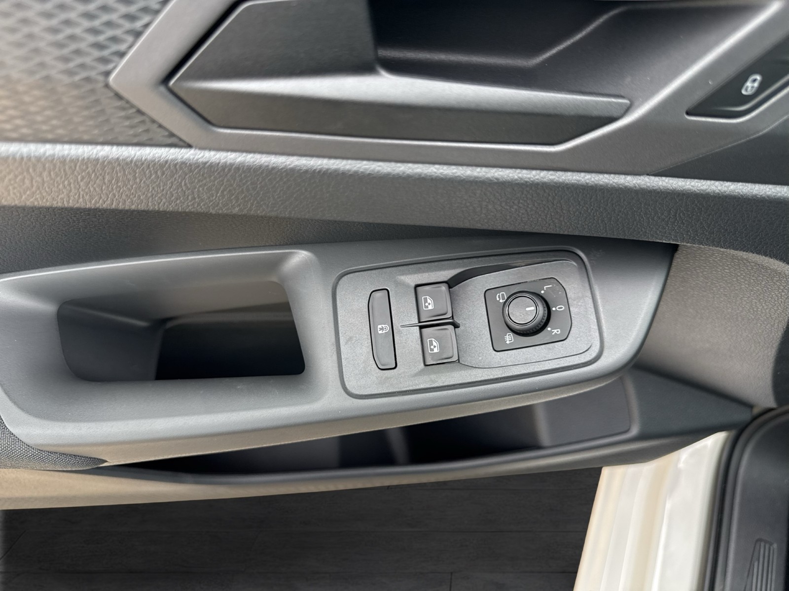 Volkswagen Caddy Maxi 1.5 DSG APP-CONNECT ALLWETTERREIFEN