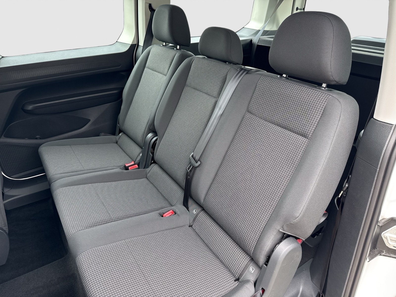 Volkswagen Caddy Maxi 1.5 DSG APP-CONNECT ALLWETTERREIFEN