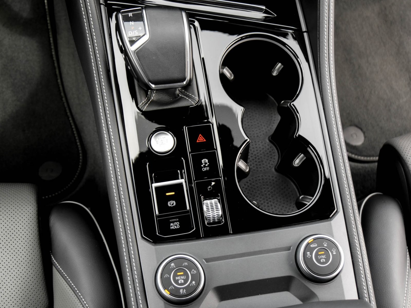 Volkswagen Touareg V6 R-LINE eSITZE eKLAPPE ALU22 HD-MATRIX
