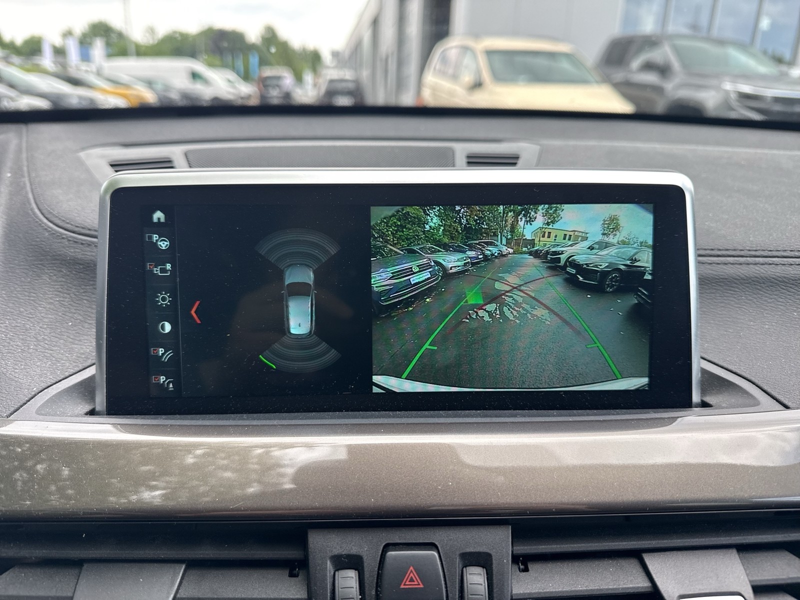 BMW X1 18 d xLine AHK KAMERA ALU19 eKLAPPE LED 4X4