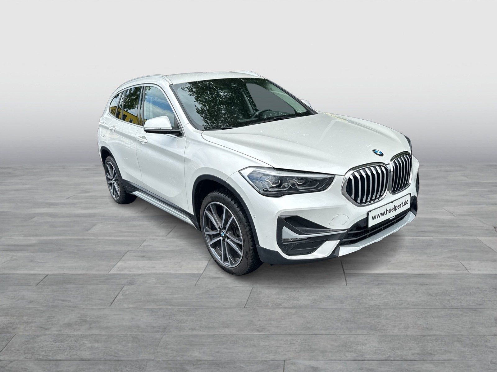 BMW X1 18 d xLine AHK KAMERA ALU19 eKLAPPE LED 4X4