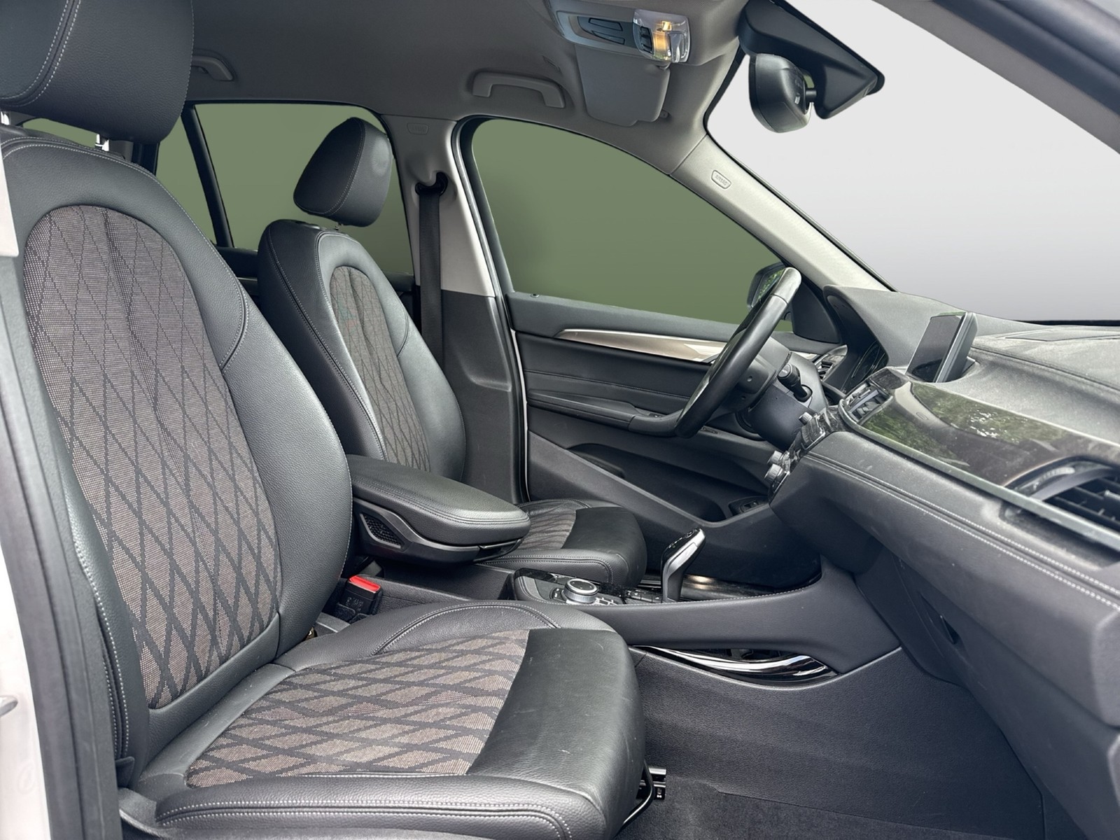 BMW X1 18 d xLine AHK KAMERA ALU19 eKLAPPE LED 4X4
