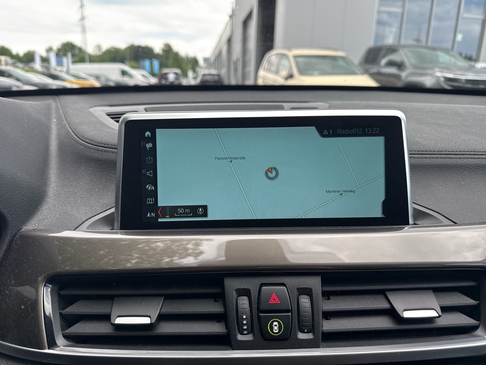 BMW X1 18 d xLine AHK KAMERA ALU19 eKLAPPE LED 4X4