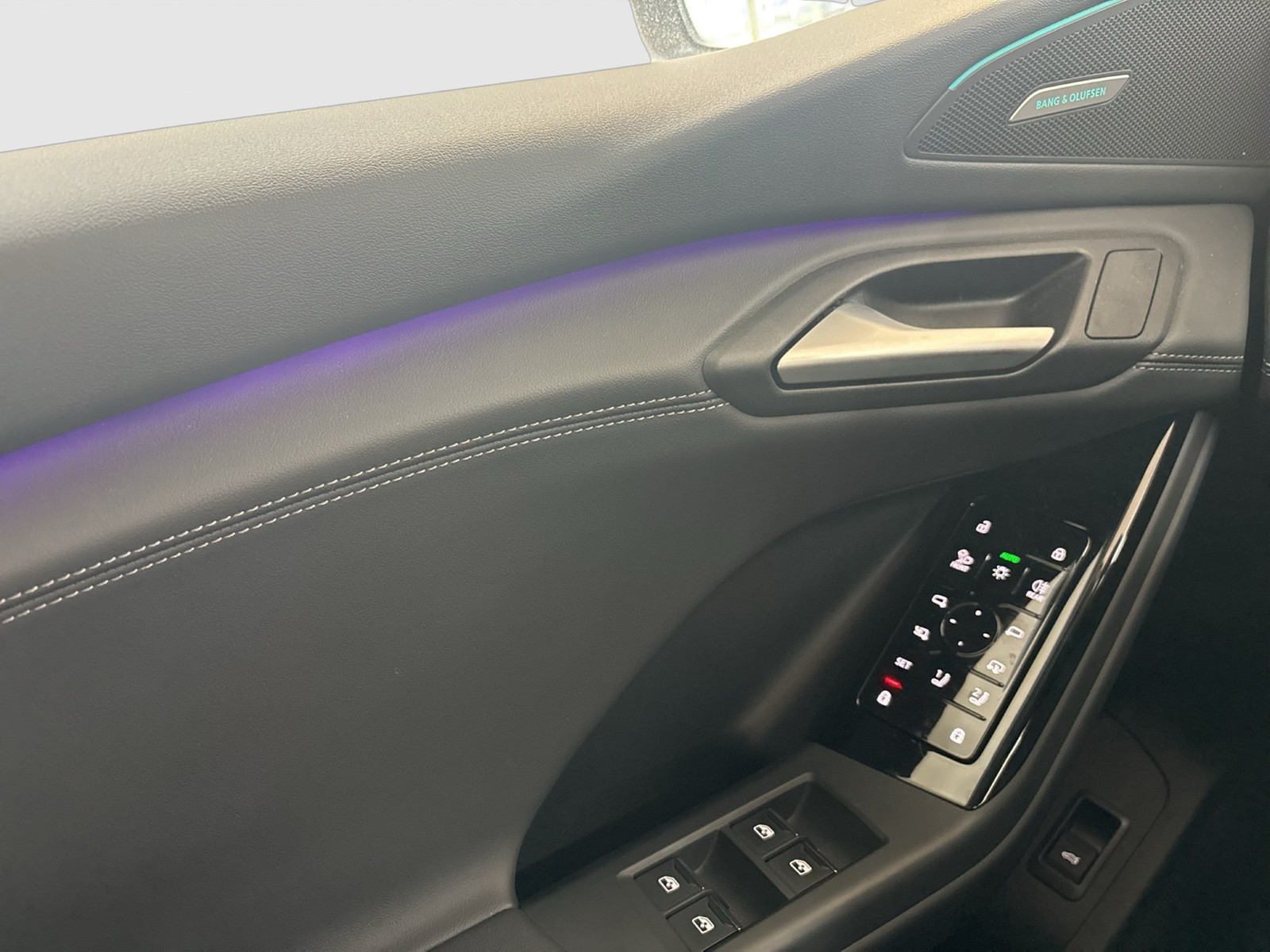 Audi Q6 e-tron quattro S LINE BLACKPAK TECHPRO 21"