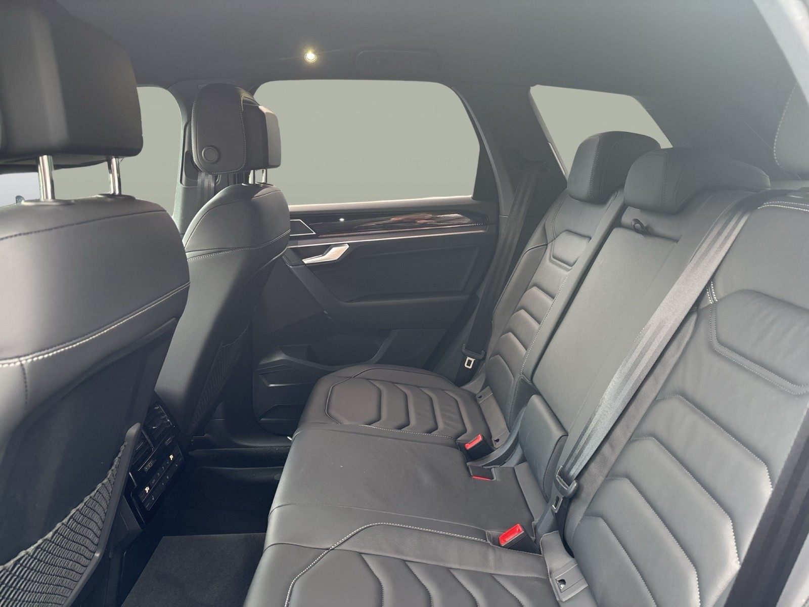 Volkswagen Touareg HYBRID R DYNAUDIO AHK CAM ACC LM21 NAVI