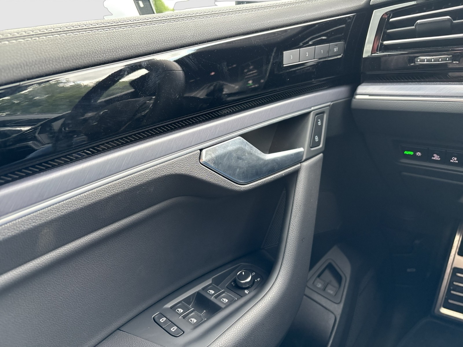 Volkswagen Touareg HYBRID R DYNAUDIO AHK CAM ACC LM21 NAVI