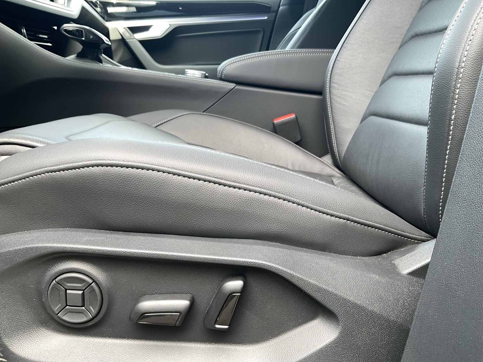 Volkswagen Touareg HYBRID R DYNAUDIO AHK CAM ACC LM21 NAVI