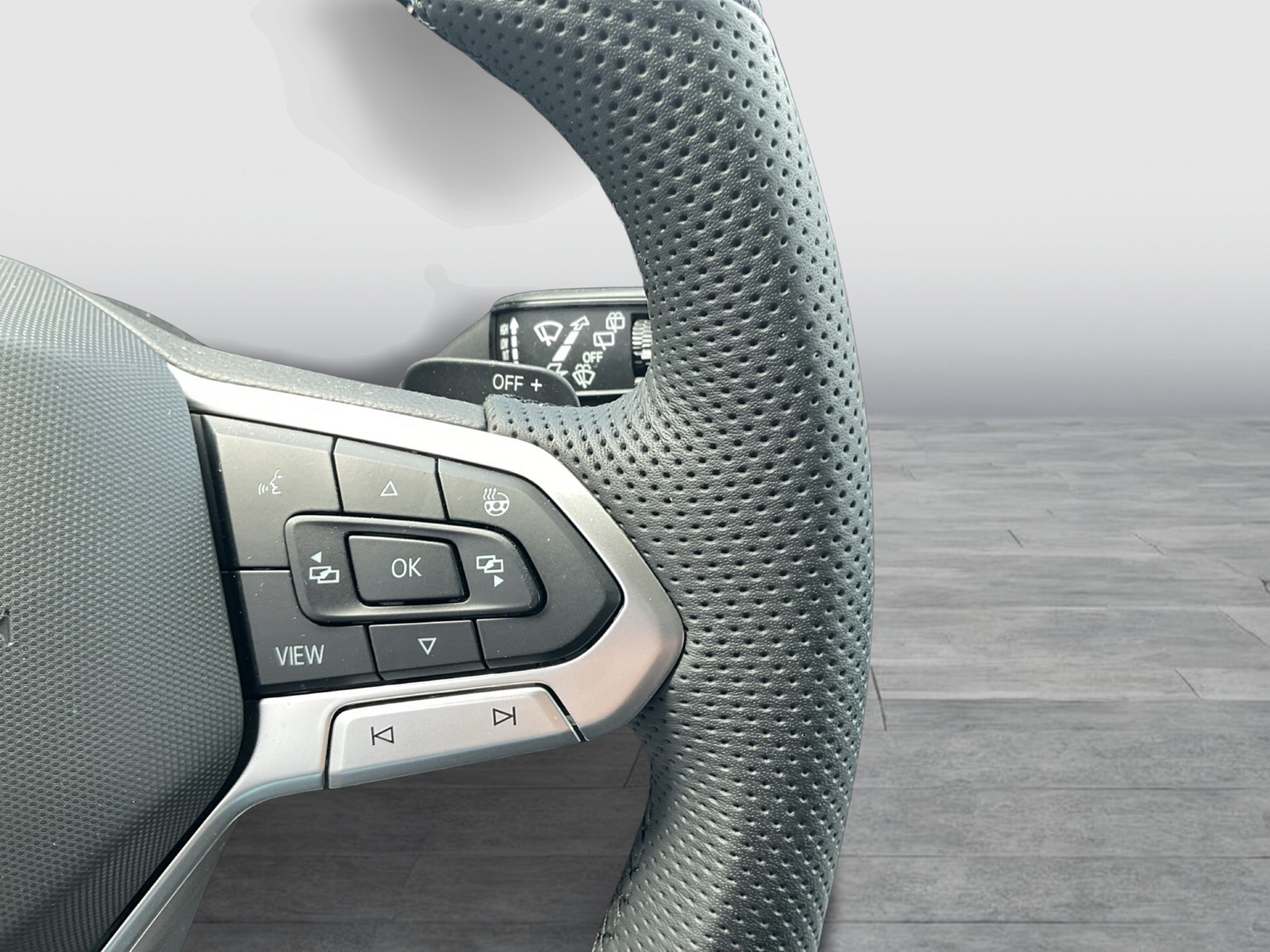 Volkswagen Touareg HYBRID R DYNAUDIO AHK CAM ACC LM21 NAVI