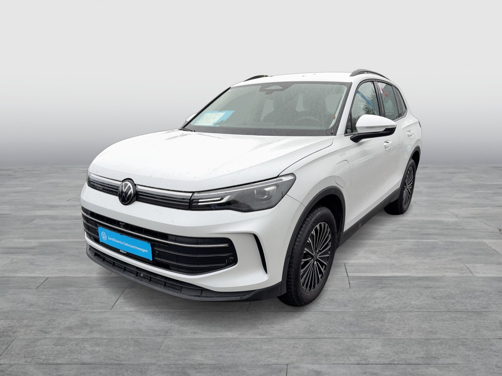 Volkswagen Tiguan 1.5 HYBRID LIFE NEUES MODELL AHK ACC LM18