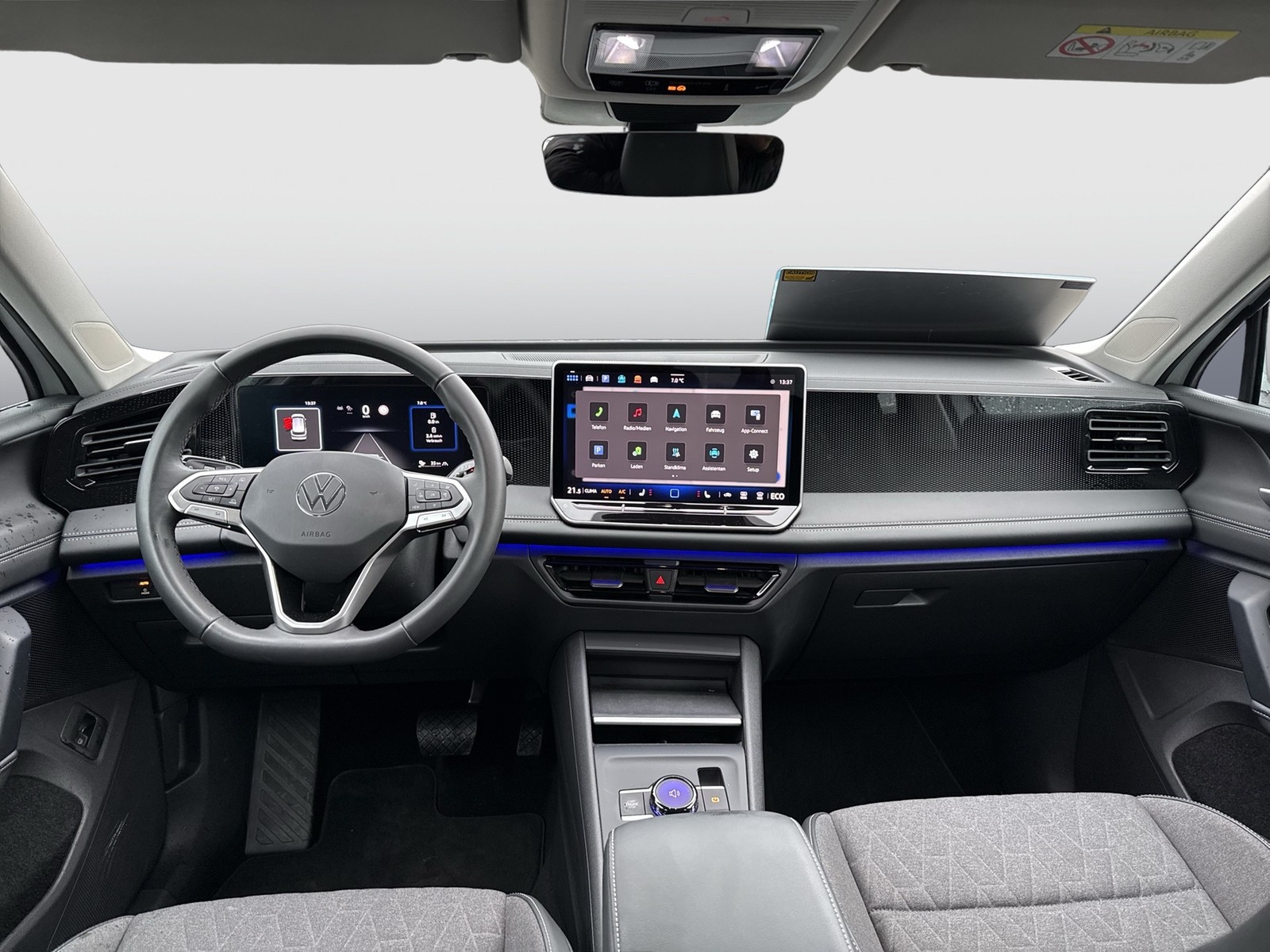 Volkswagen Tiguan 1.5 HYBRID LIFE NEUES MODELL AHK ACC LM18