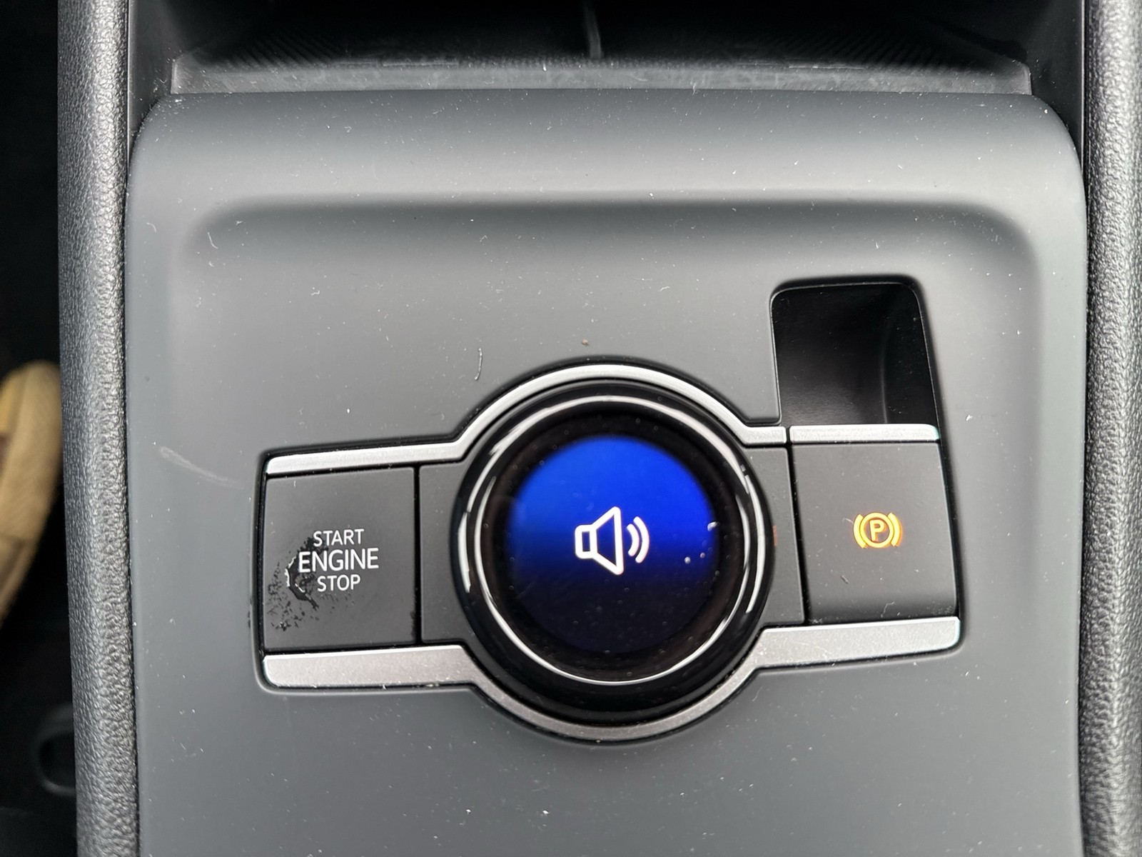 Volkswagen Tiguan 1.5 HYBRID LIFE NEUES MODELL AHK ACC LM18