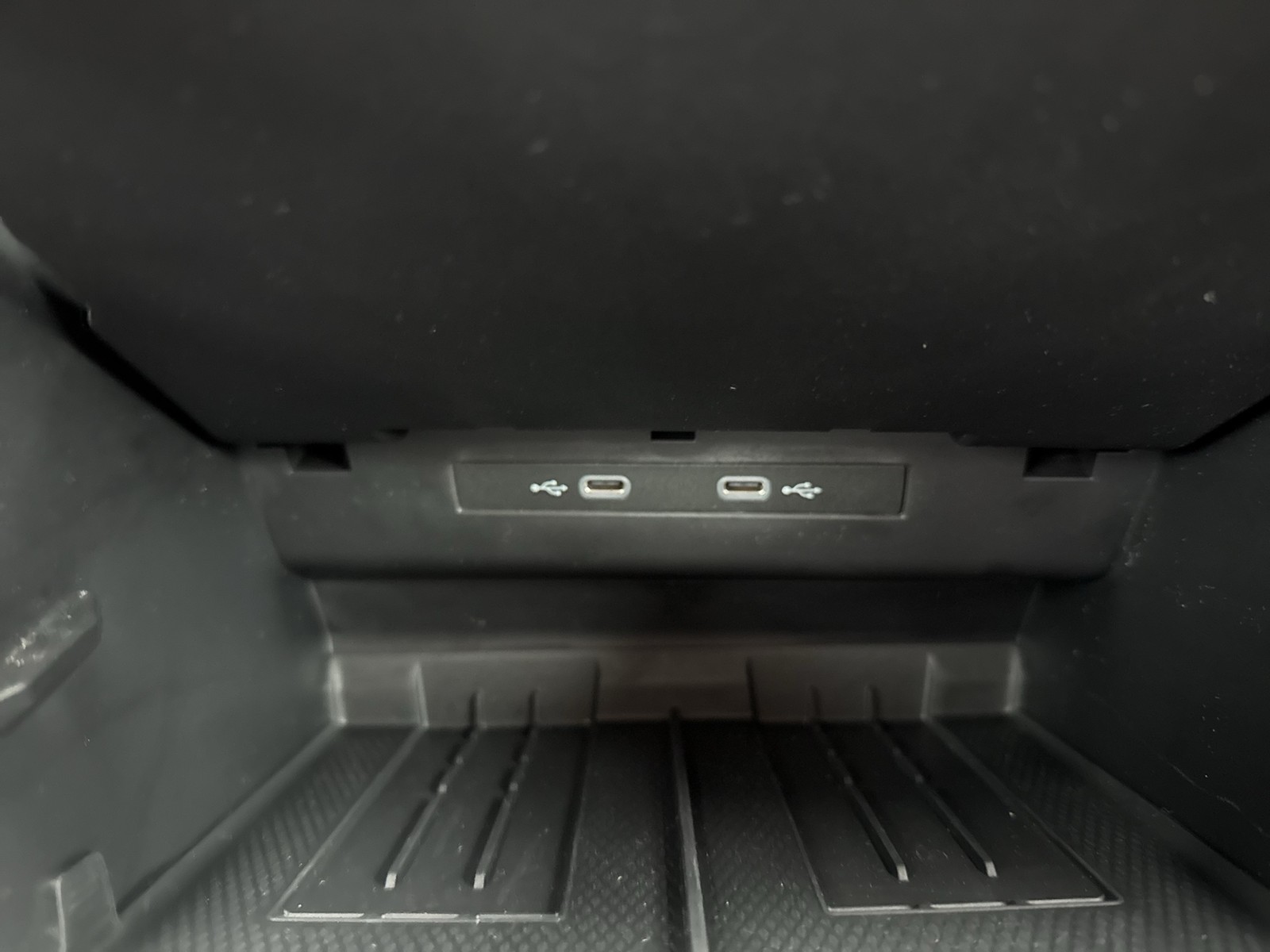 Volkswagen Tiguan 1.5 HYBRID LIFE NEUES MODELL AHK ACC LM18