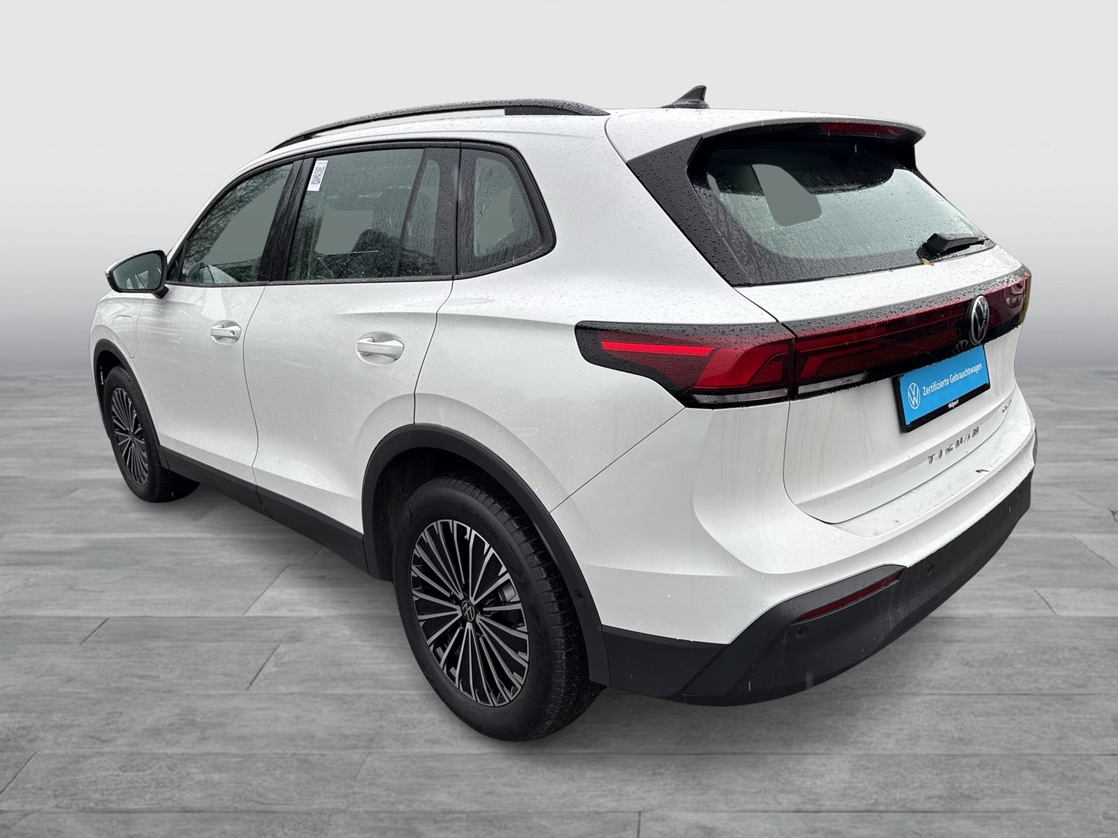 Volkswagen Tiguan 1.5 HYBRID LIFE NEUES MODELL AHK ACC LM18