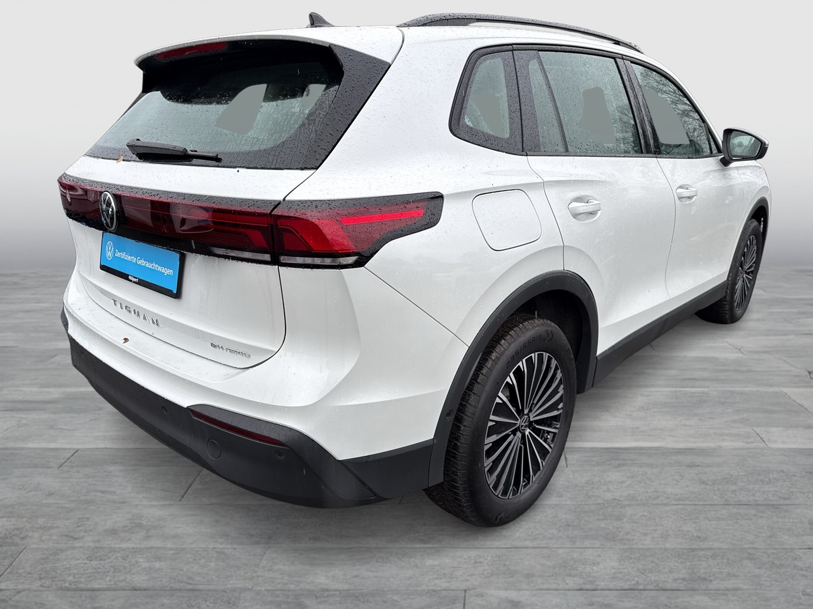 Volkswagen Tiguan 1.5 HYBRID LIFE NEUES MODELL AHK ACC LM18