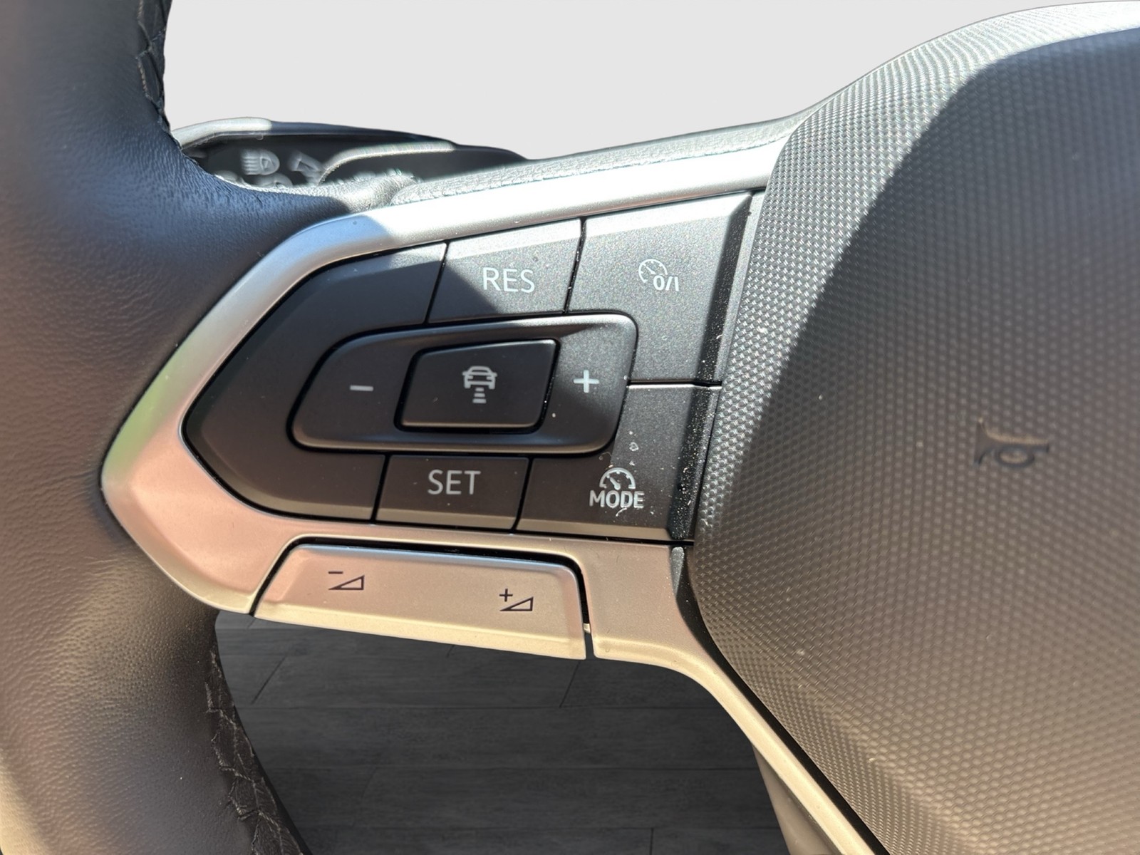 Volkswagen Touareg V6 STANDHEIZ. AHK CAM ACC E-KLAPPE NAVI