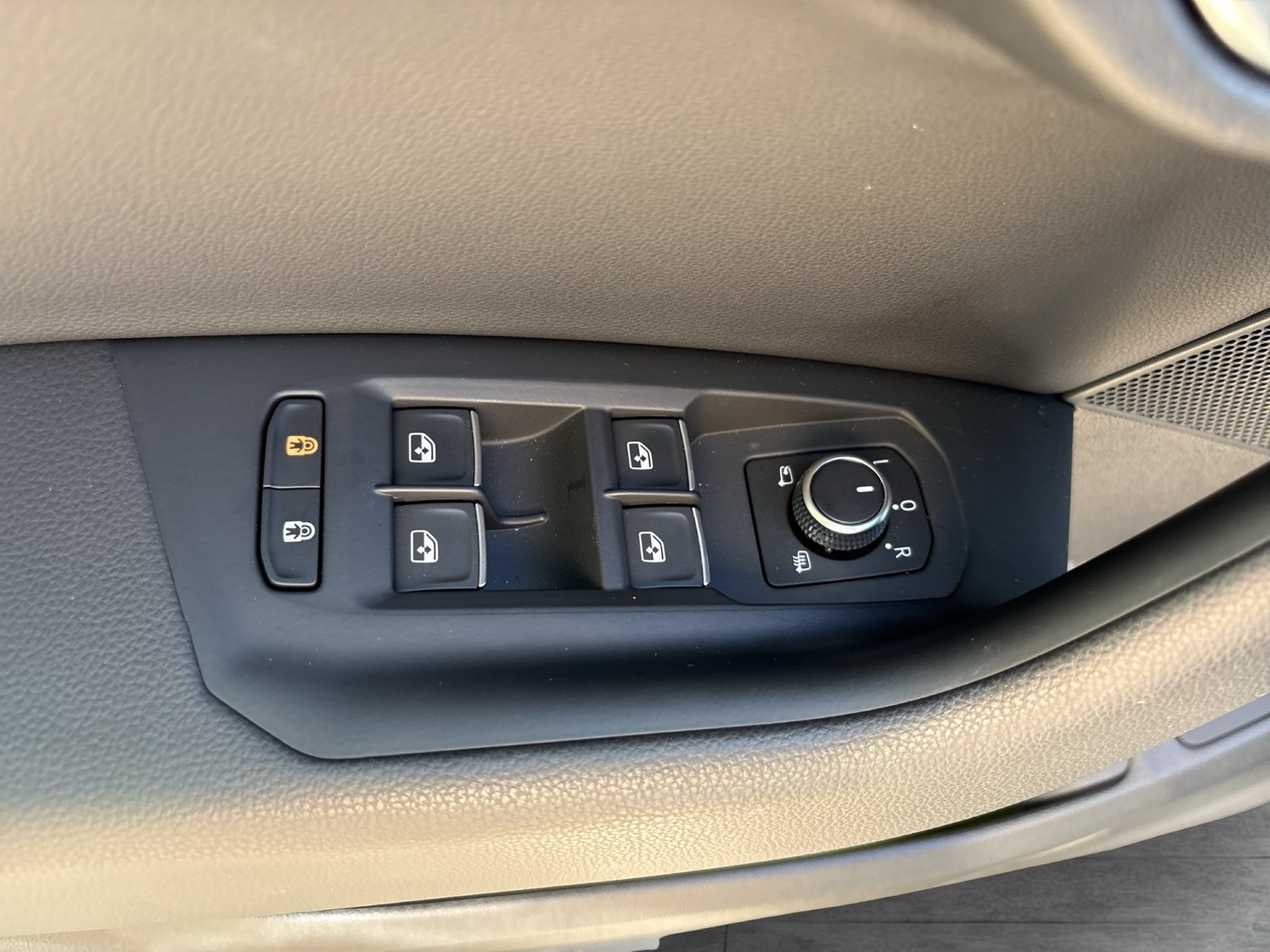 Volkswagen Touareg V6 STANDHEIZ. AHK CAM ACC E-KLAPPE NAVI