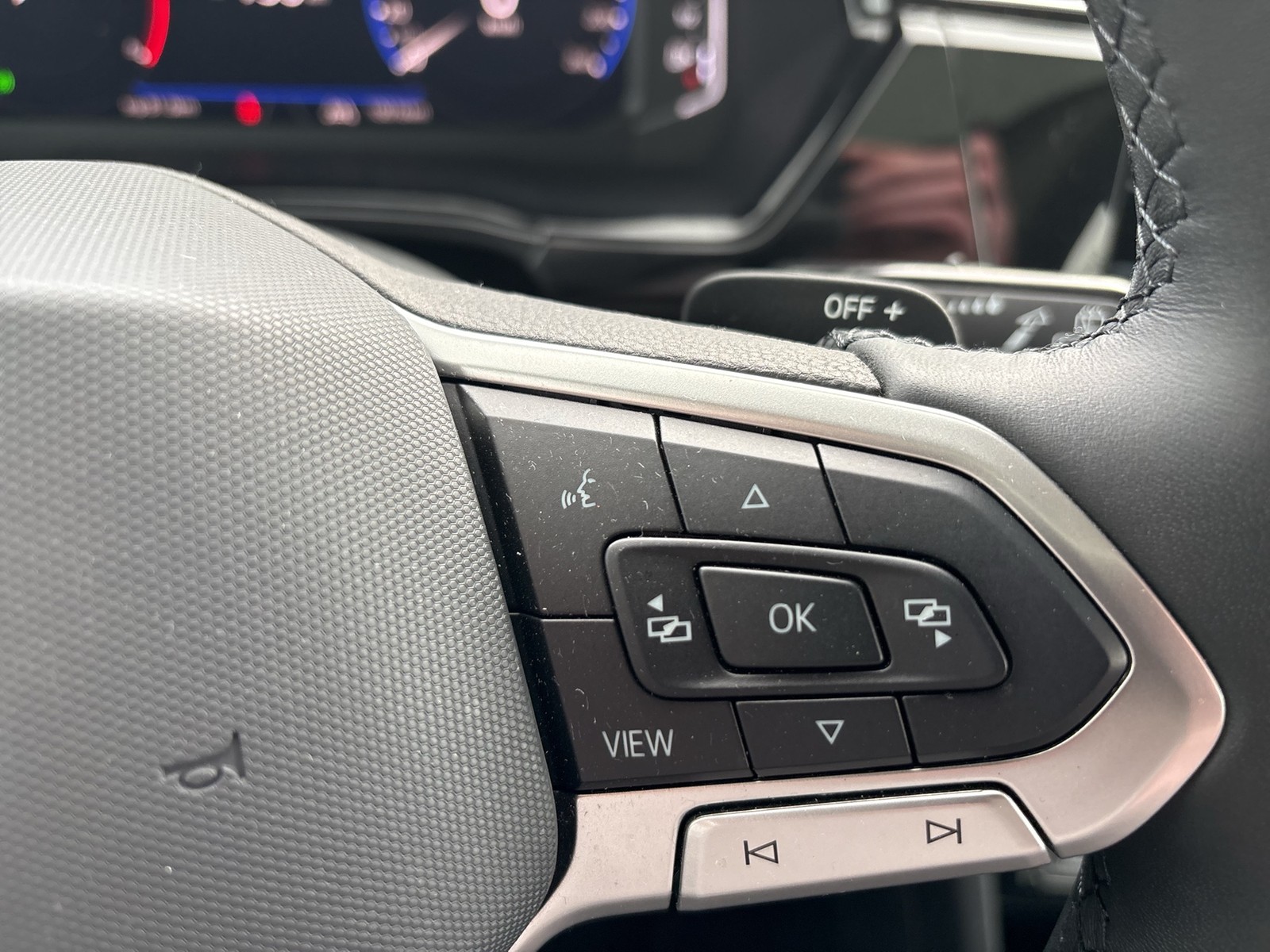 Volkswagen Touran 2.0 HIGHLINE AHK PANO NAVI CARPLAY