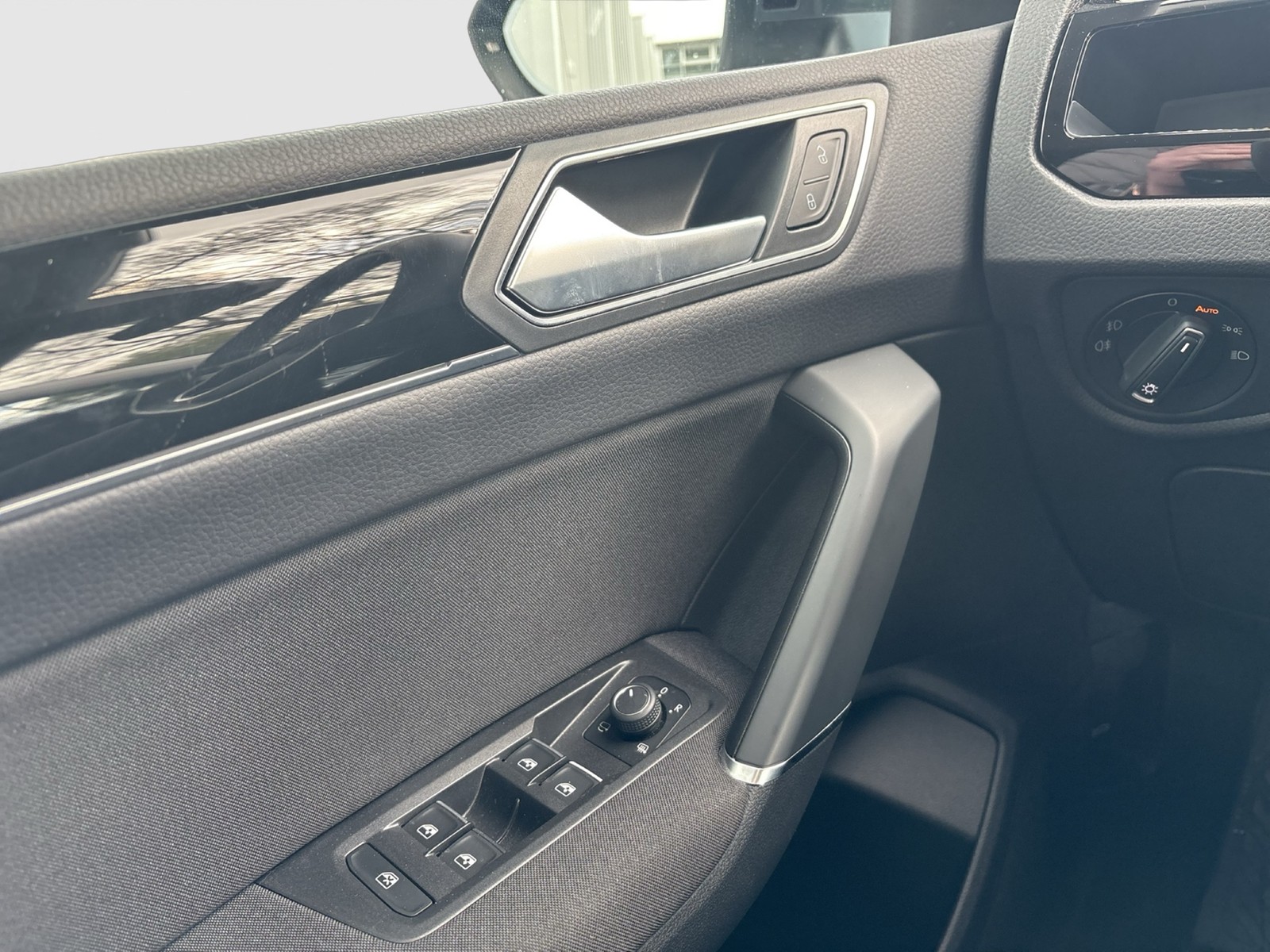 Volkswagen Touran 2.0 HIGHLINE AHK PANO NAVI CARPLAY