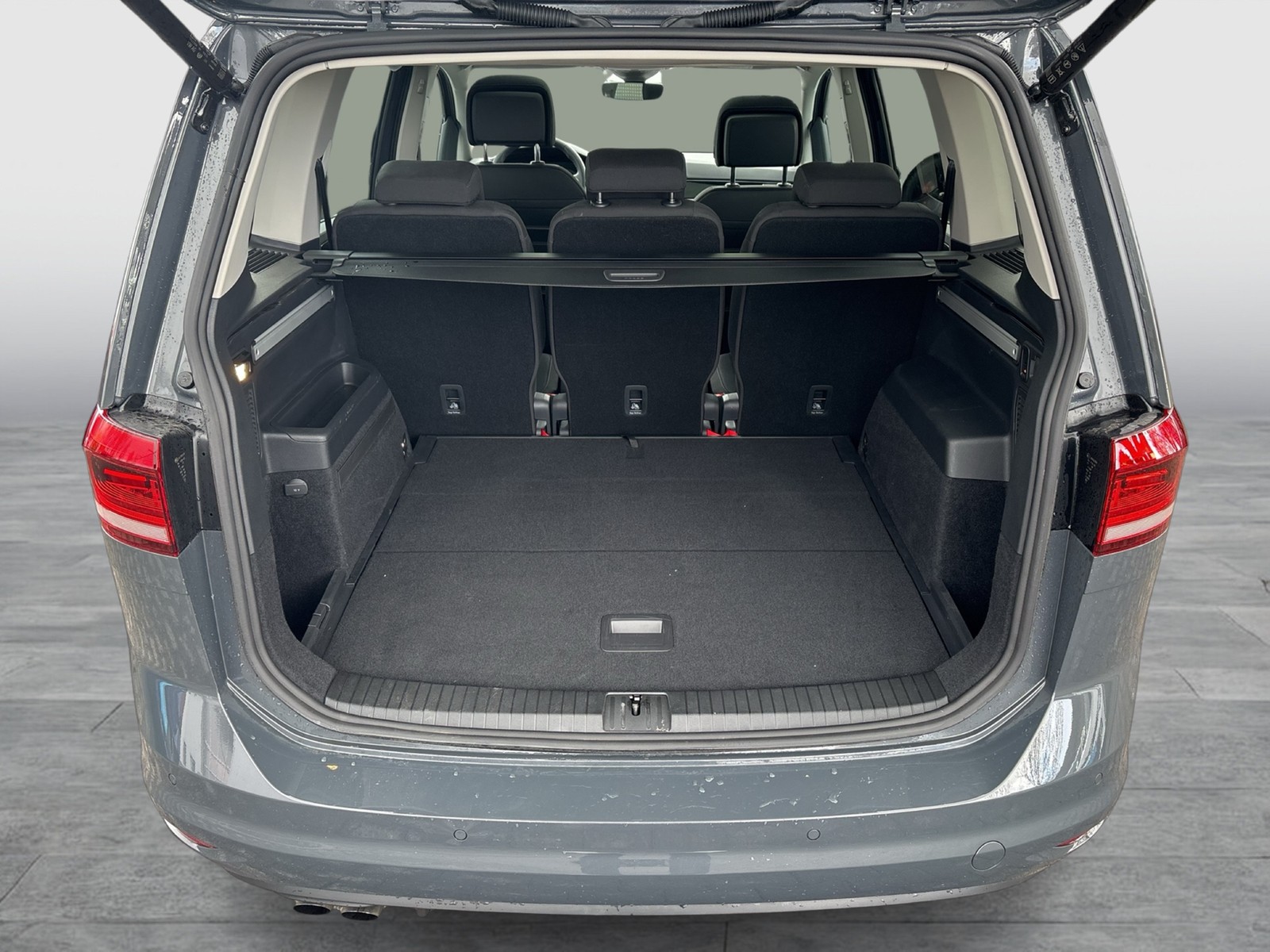 Volkswagen Touran 2.0 HIGHLINE AHK PANO NAVI CARPLAY