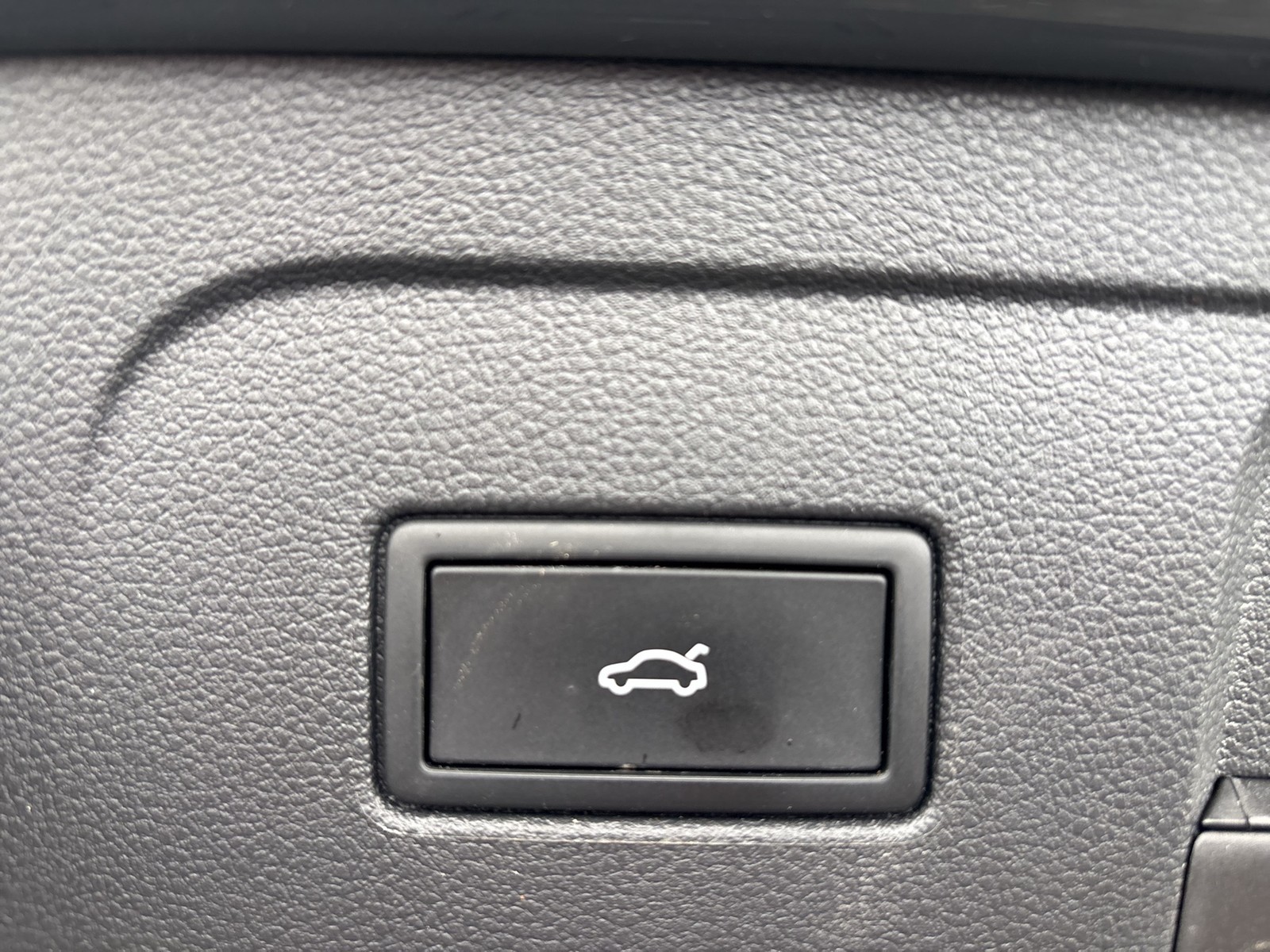 Volkswagen Touran 2.0 HIGHLINE AHK PANO NAVI CARPLAY