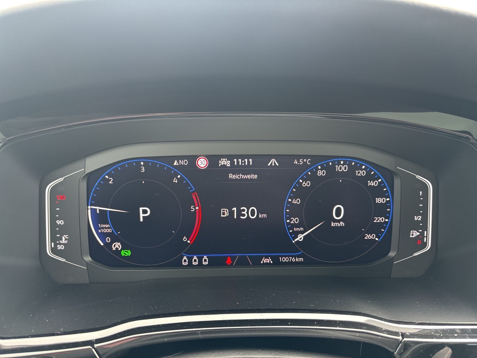 Volkswagen Touran 2.0 HIGHLINE AHK PANO NAVI CARPLAY