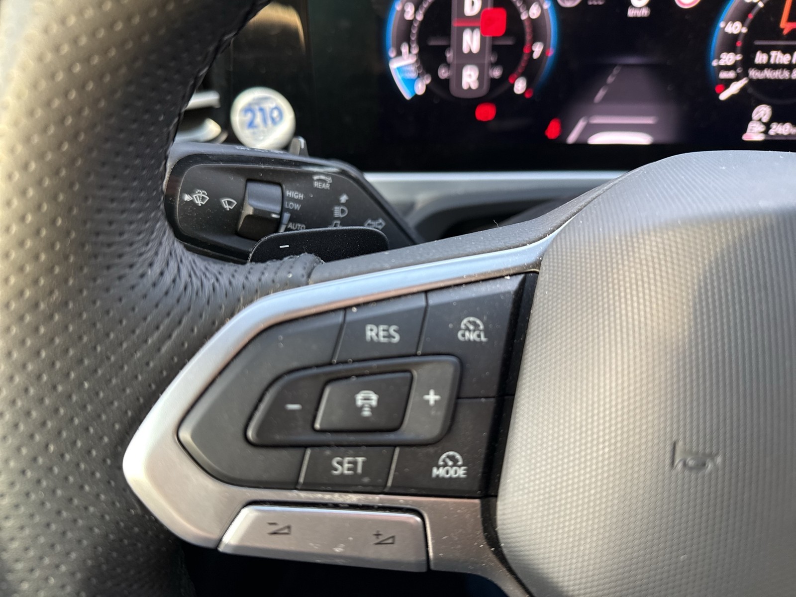 Volkswagen Passat Variant 2.0 R-LINE 4X4 NEUES MODELL PANO