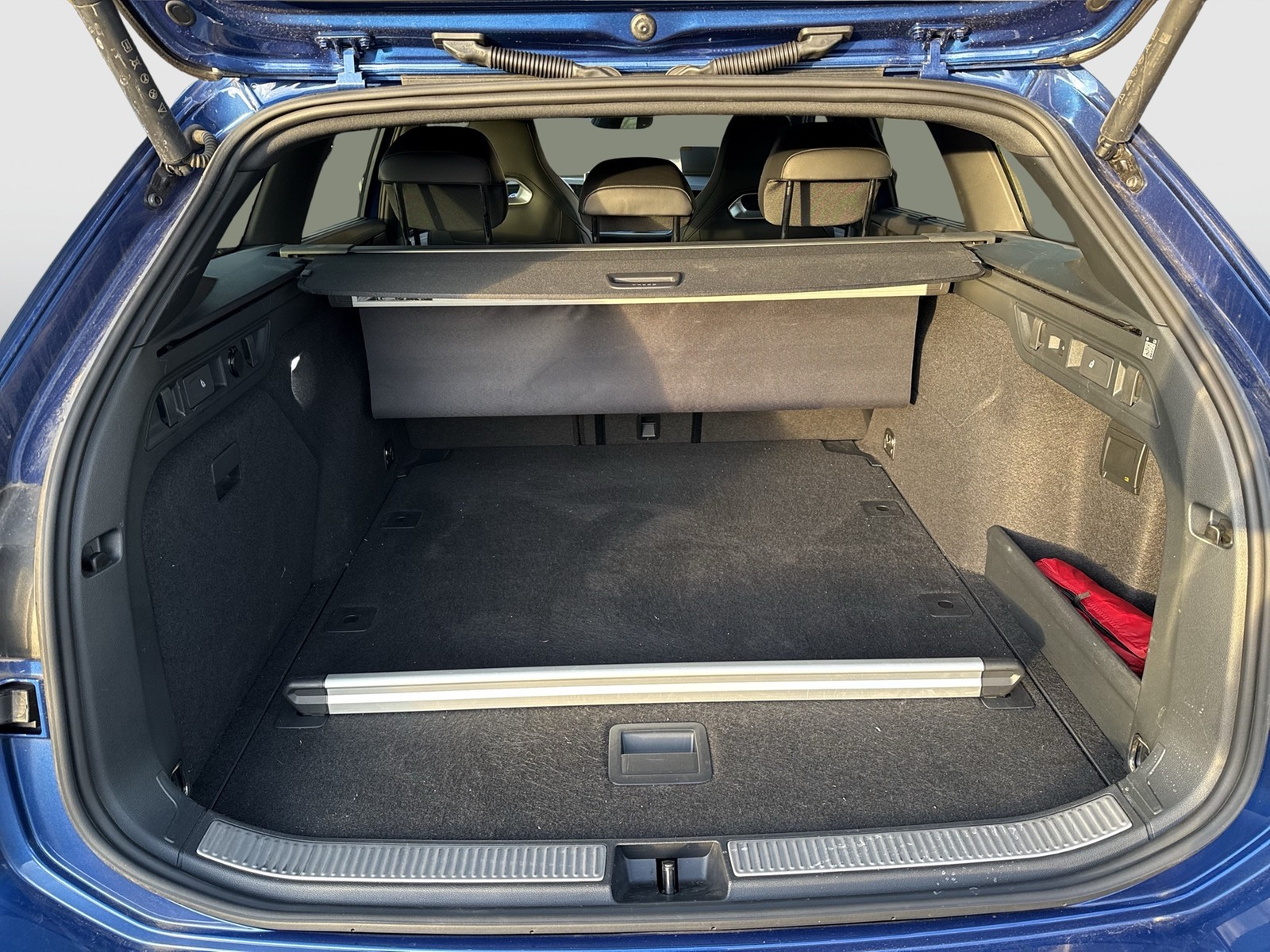 Volkswagen Passat Variant 2.0 R-LINE 4X4 NEUES MODELL PANO