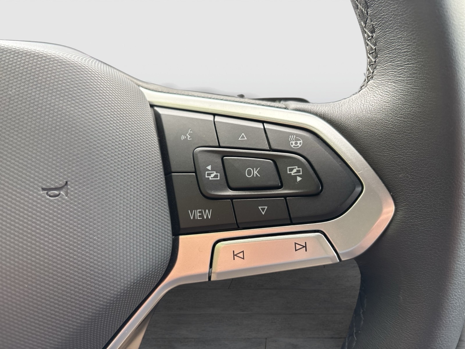 Volkswagen Tayron 1.5 HYBRID LIFE AHK CAM ACC CARPLAY