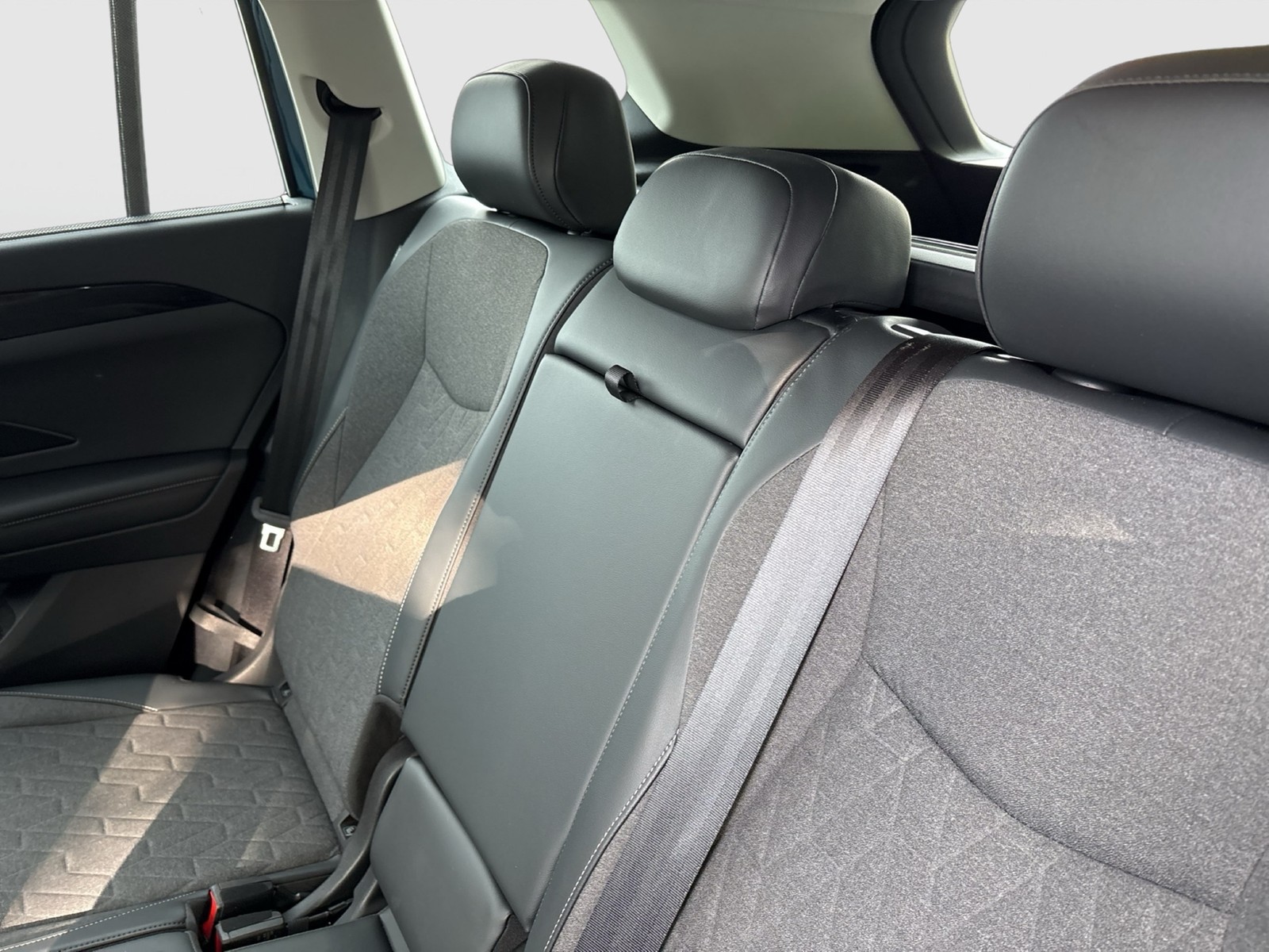 Volkswagen Tayron 1.5 HYBRID LIFE AHK CAM ACC CARPLAY