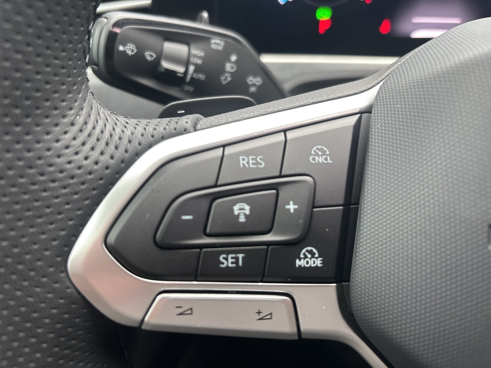 Volkswagen Passat Variant 2.0 R-LINE 4X4 NEUES MODELL PANO