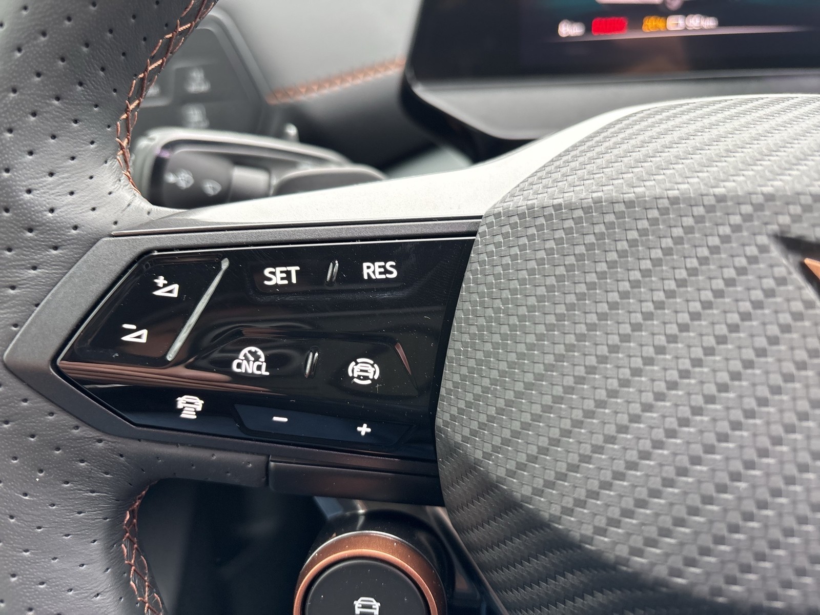 Cupra Born VZ WÄRMEPUMPE PANO 360°CAM ACC LM20 NAVI