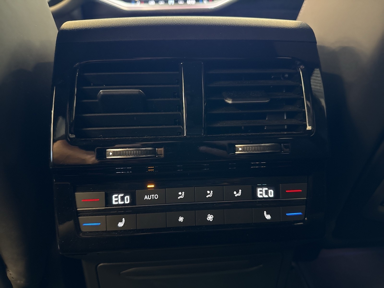 Volkswagen Touareg HYBRID R DYNAUDIO AHK 360°CAM ACC LM21